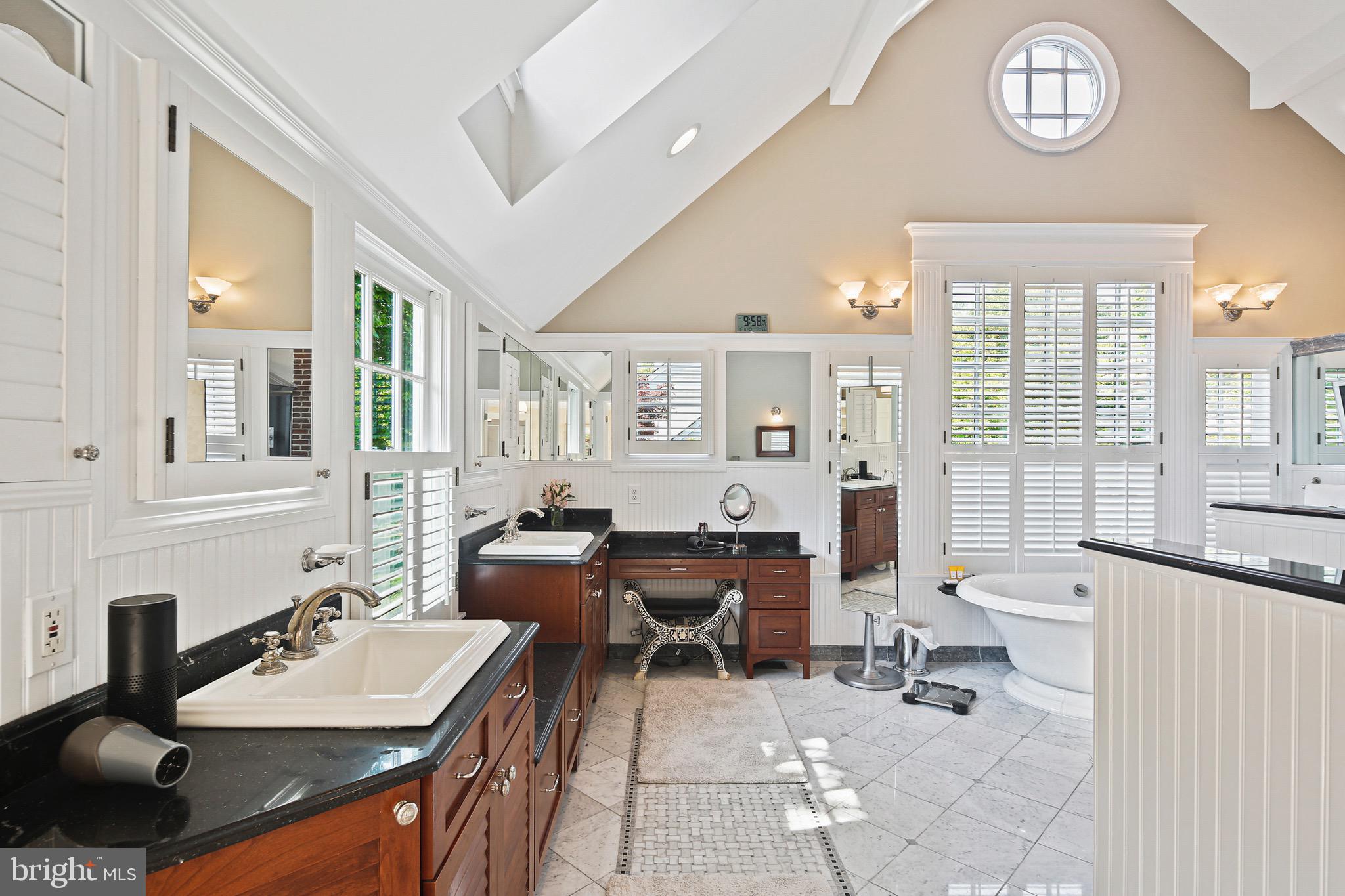 MURRAY HILL - Residential