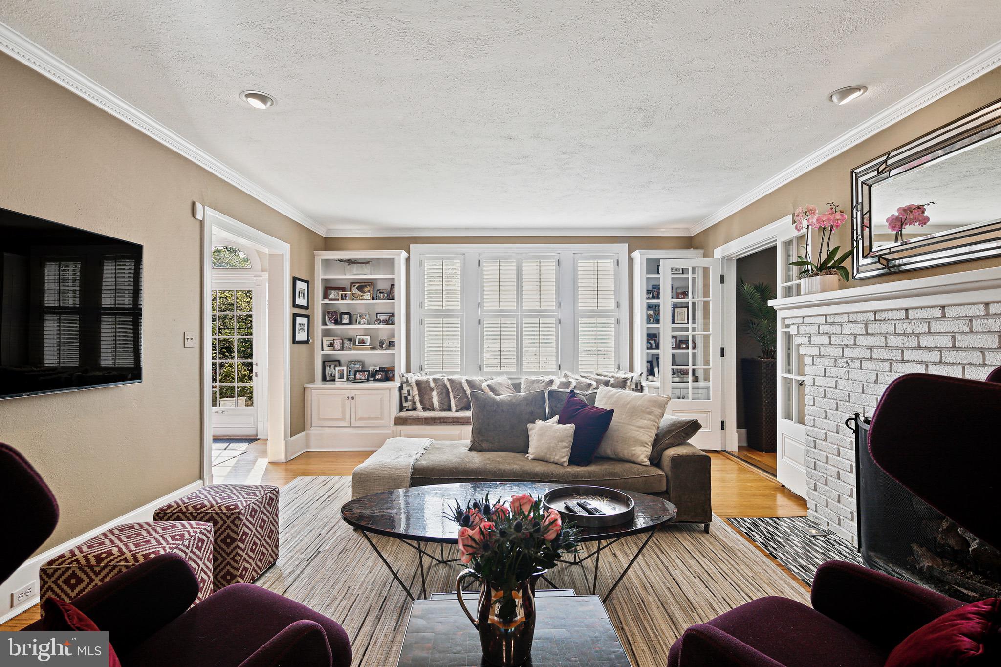 MURRAY HILL - Residential