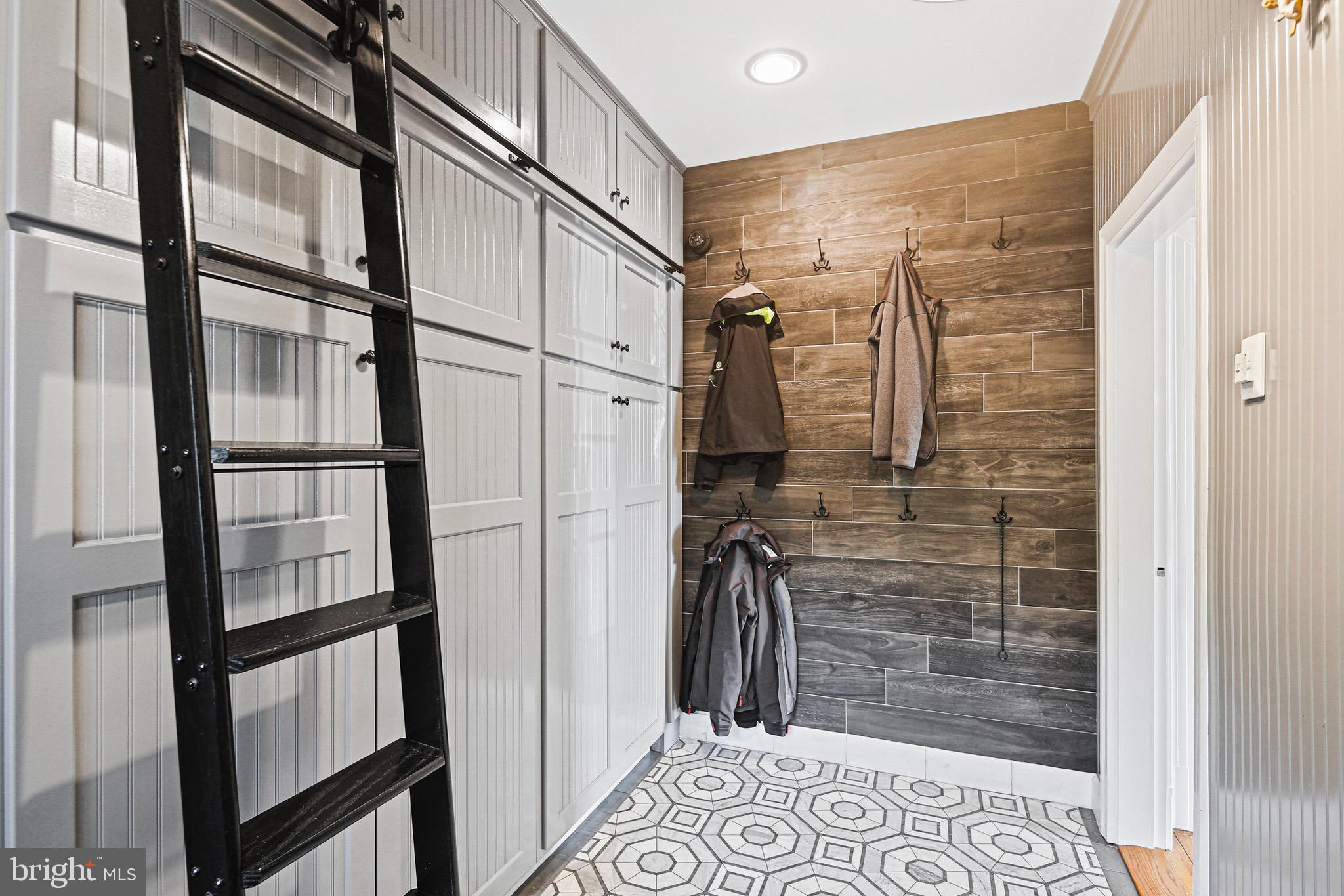 MURRAY HILL - Residential