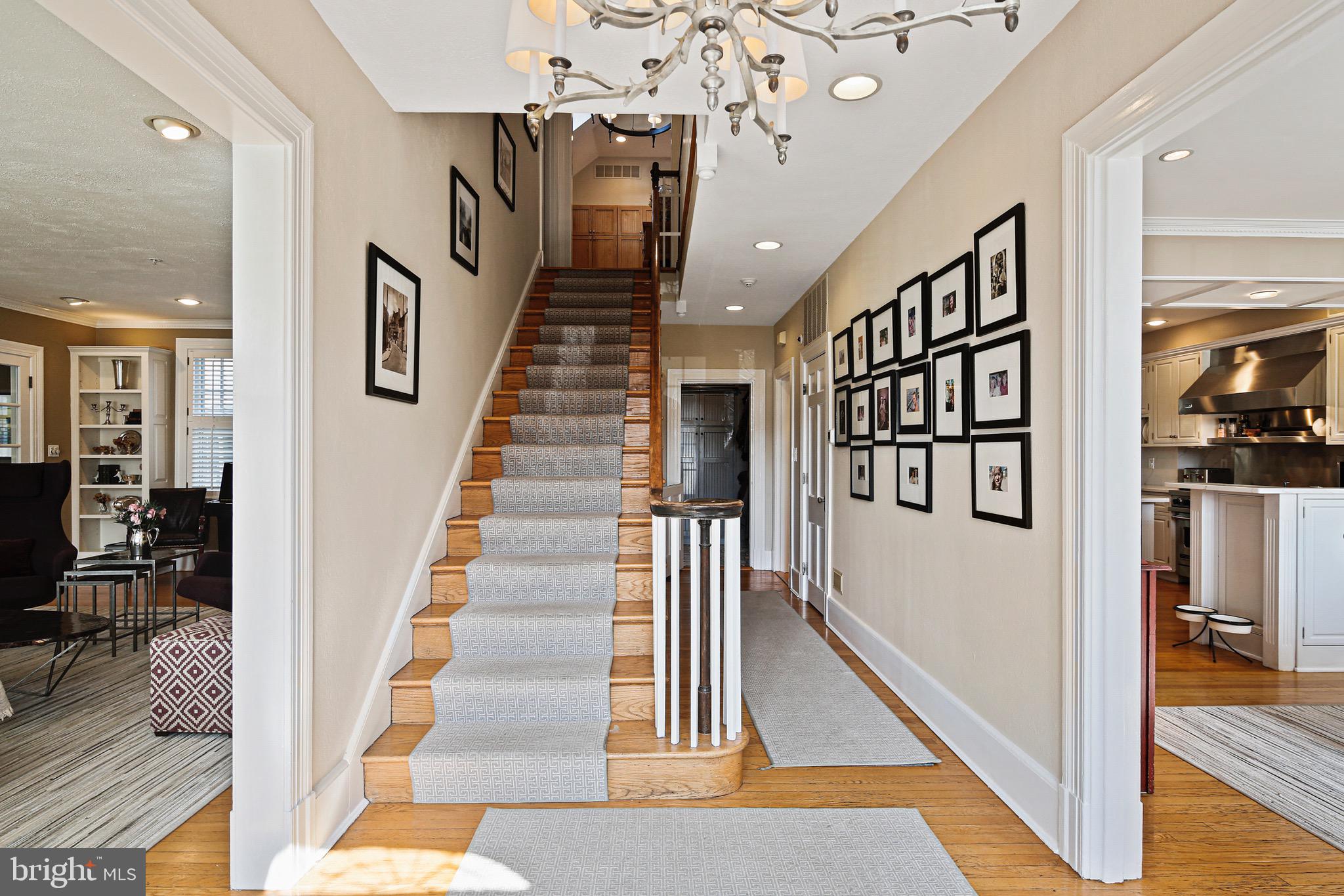 MURRAY HILL - Residential