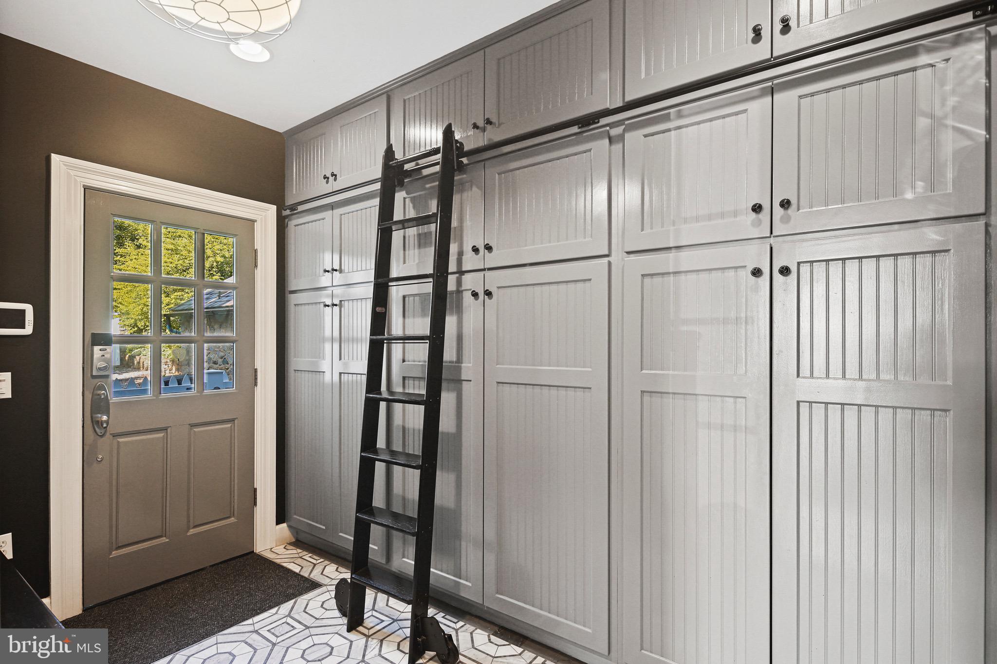 MURRAY HILL - Residential