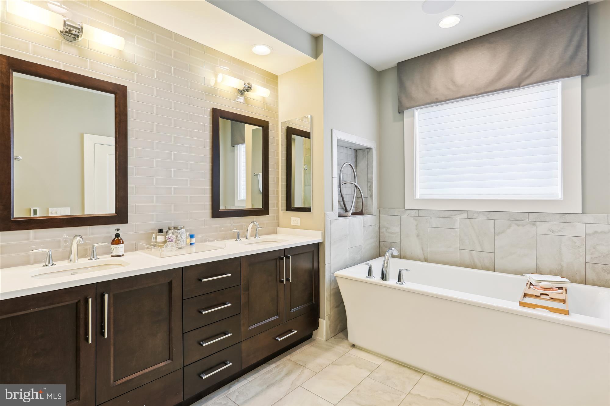 GROSVENOR HEIGHTS - Residential