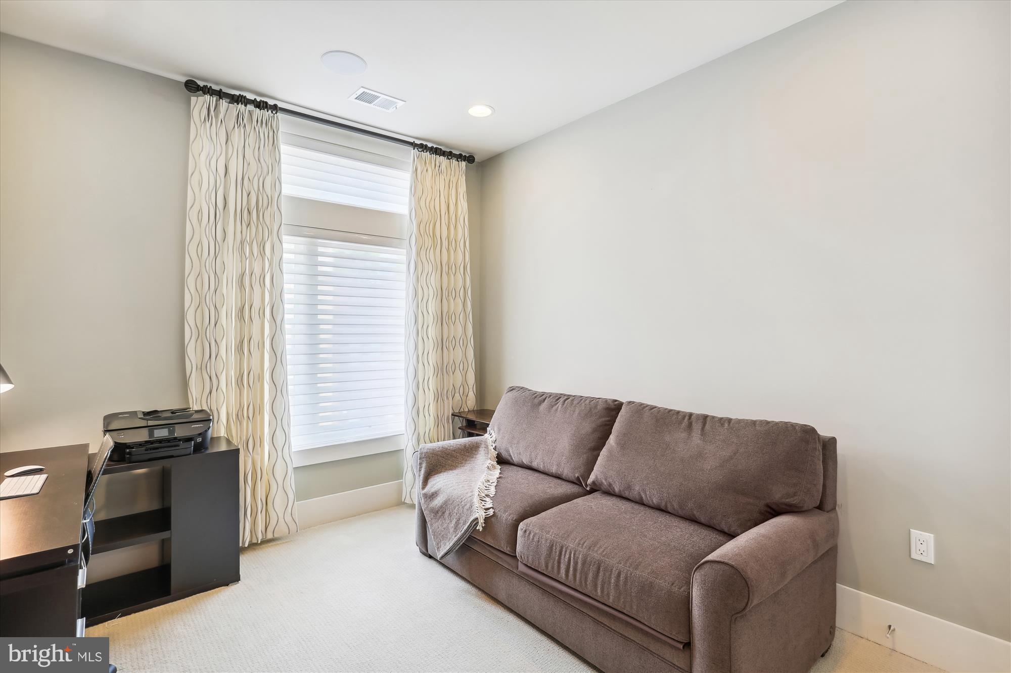 GROSVENOR HEIGHTS - Residential