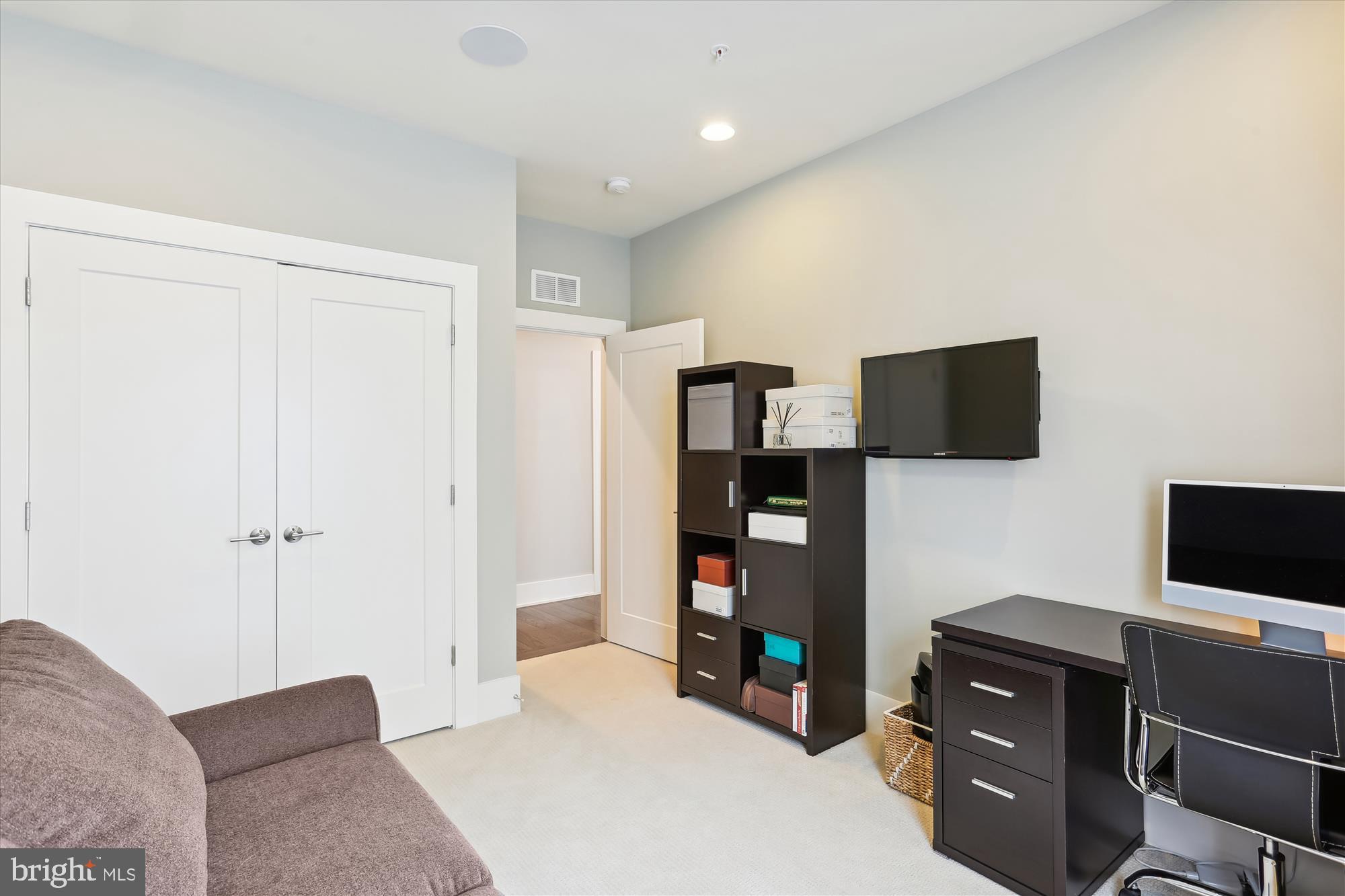 GROSVENOR HEIGHTS - Residential