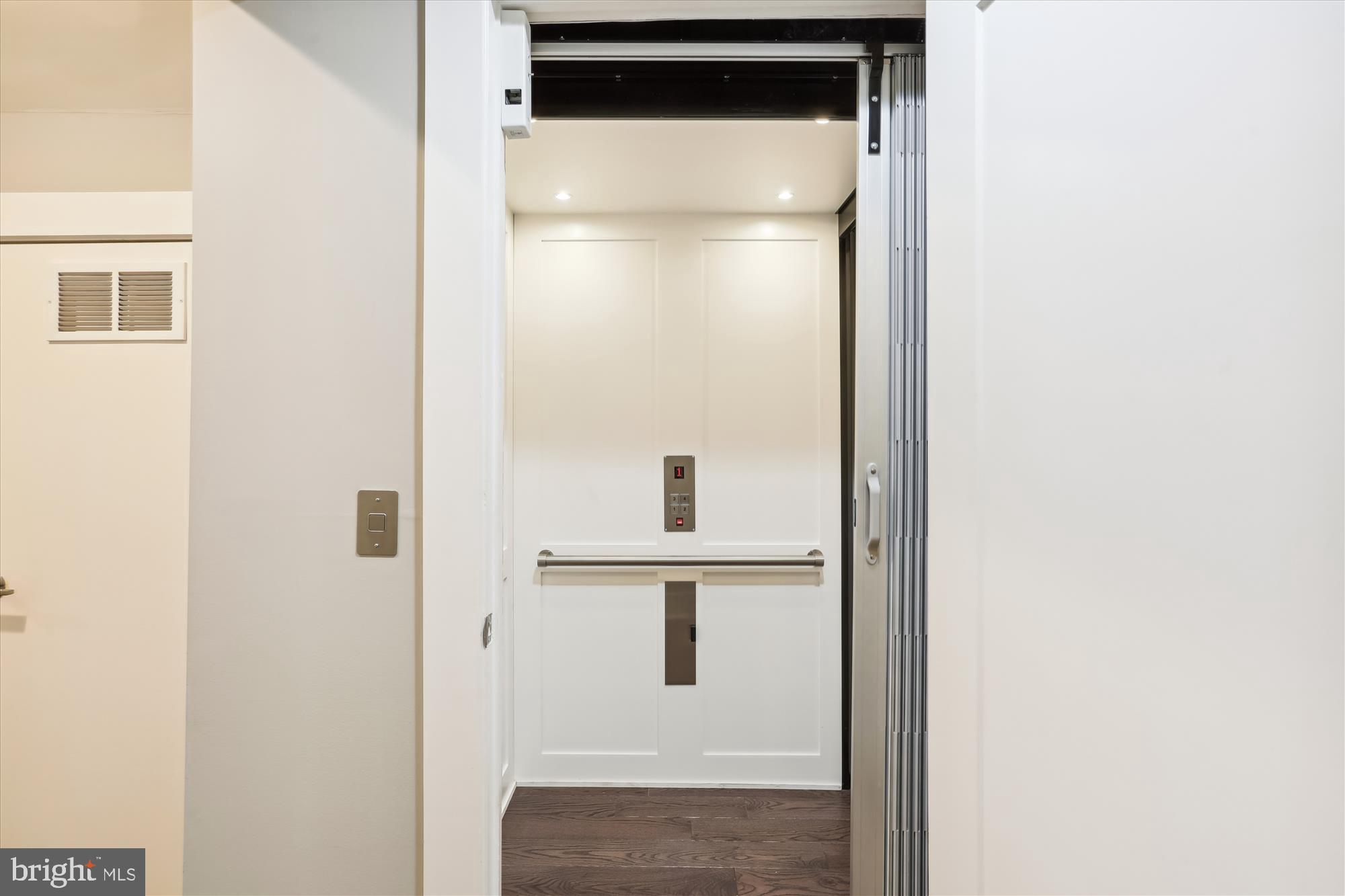 GROSVENOR HEIGHTS - Residential