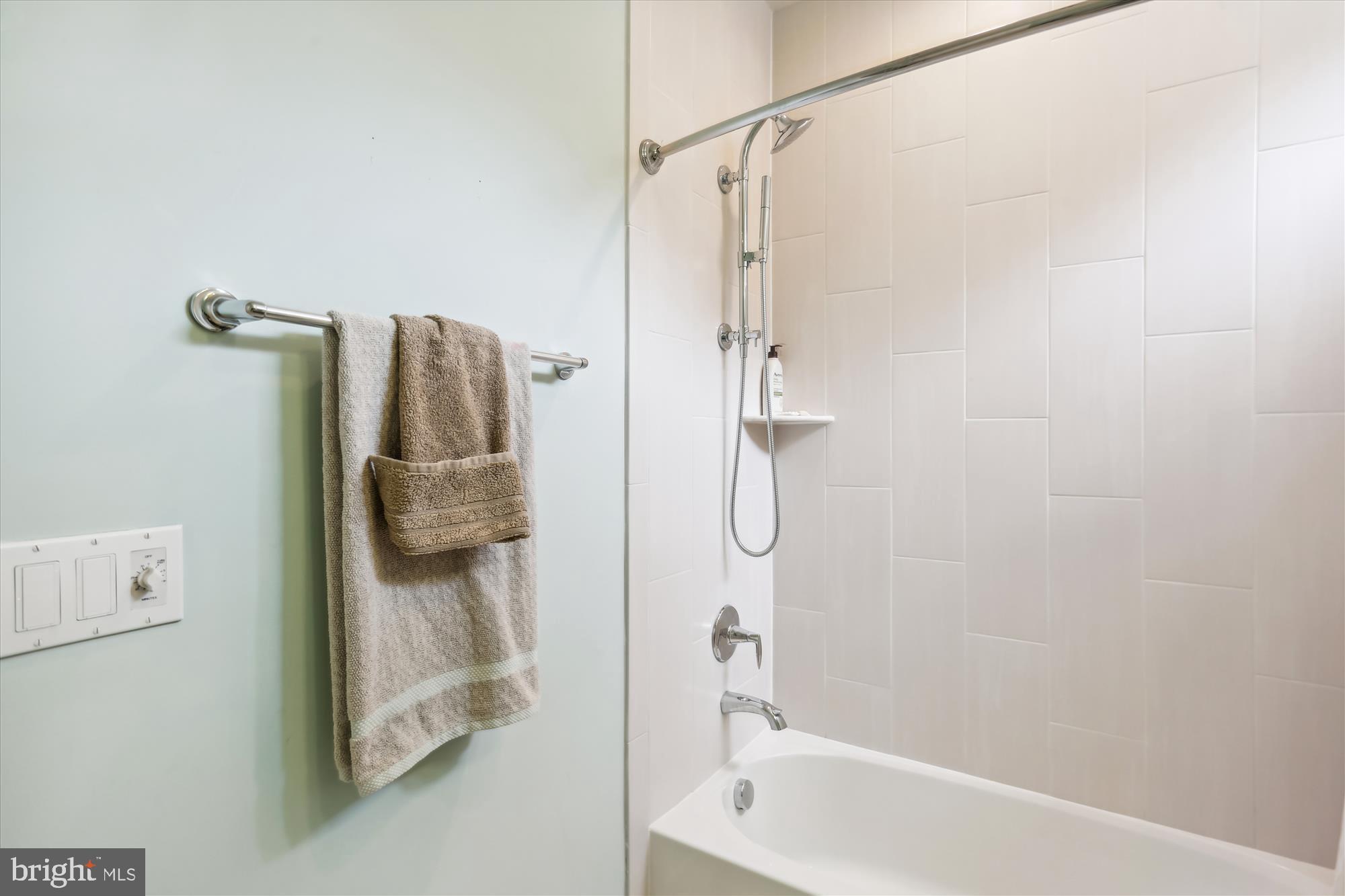 GROSVENOR HEIGHTS - Residential