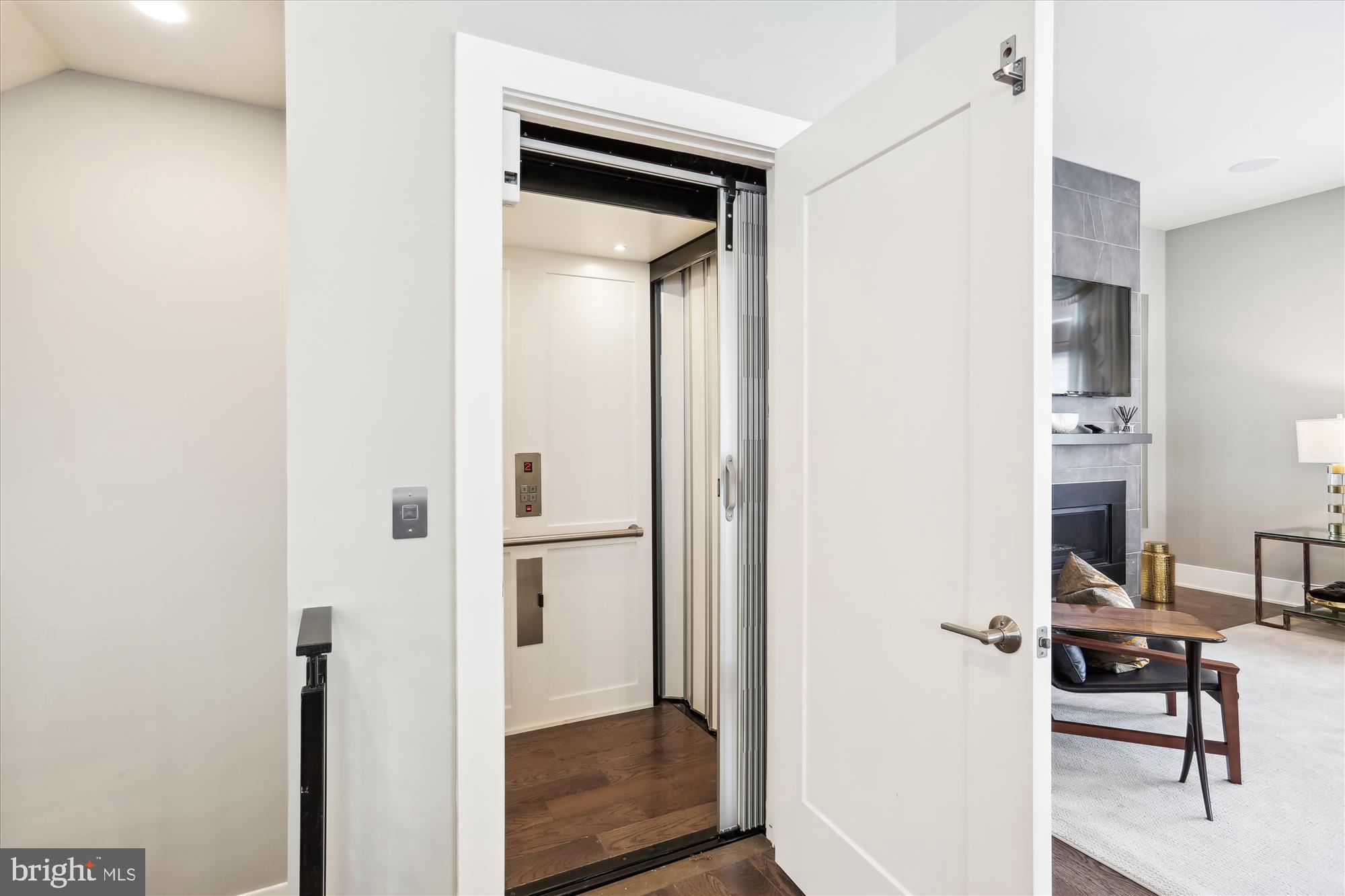 GROSVENOR HEIGHTS - Residential