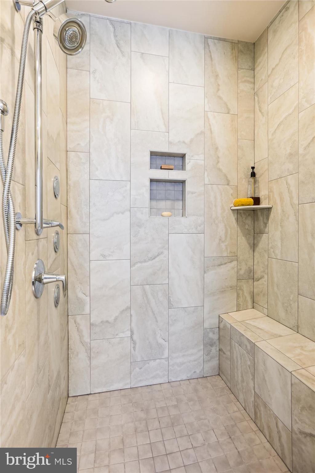 GROSVENOR HEIGHTS - Residential