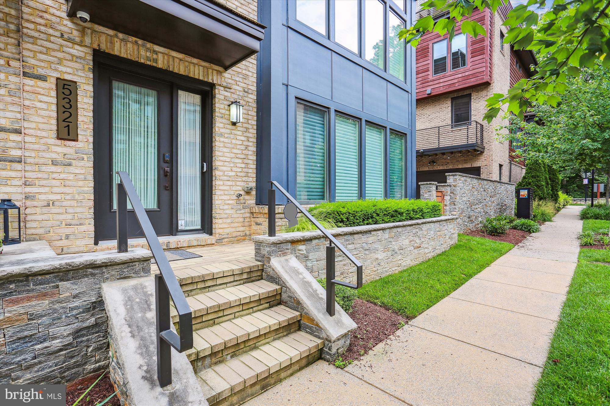 GROSVENOR HEIGHTS - Residential