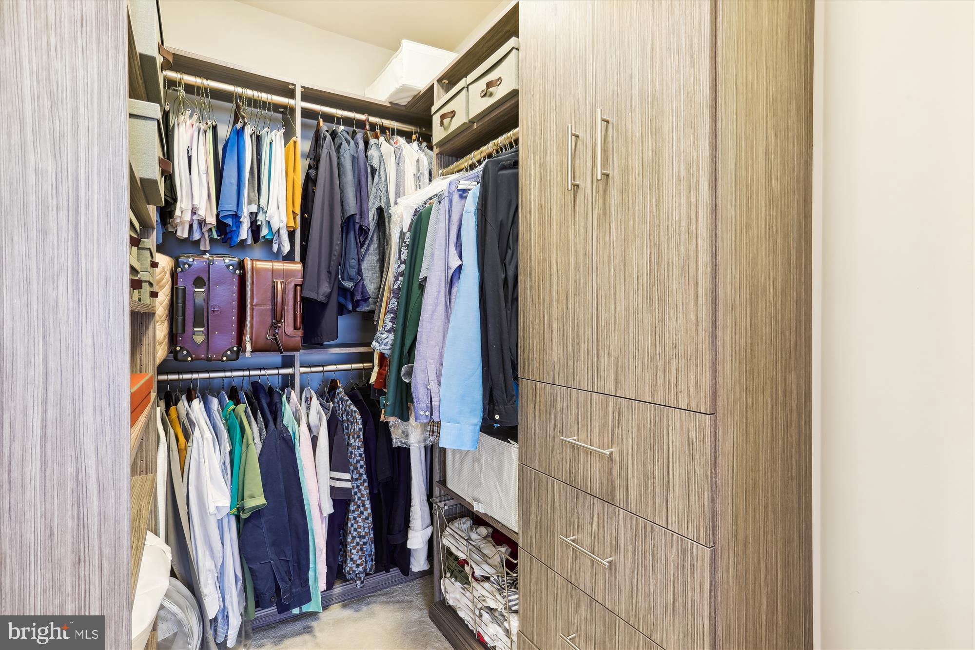 GROSVENOR HEIGHTS - Residential