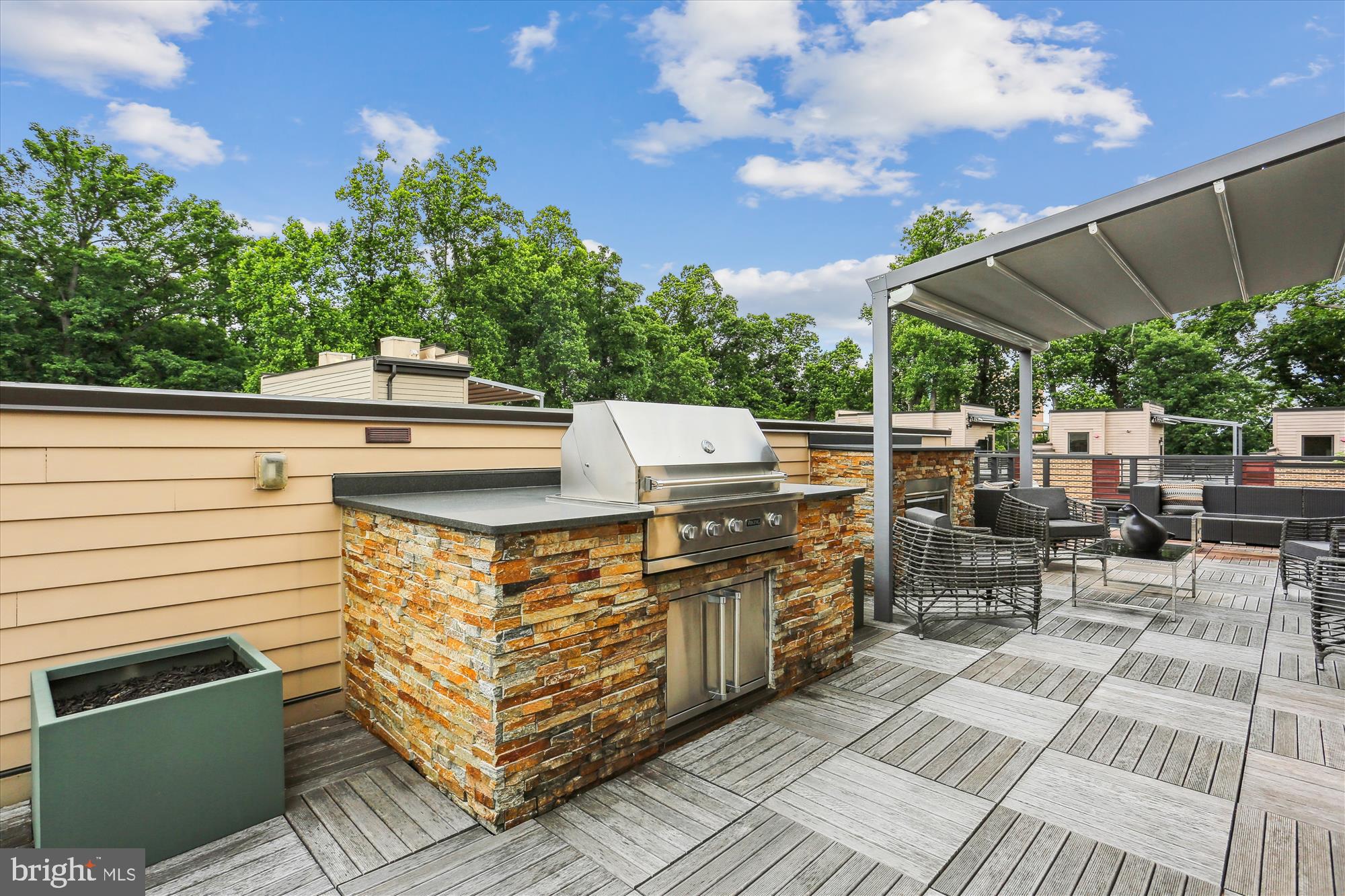 GROSVENOR HEIGHTS - Residential