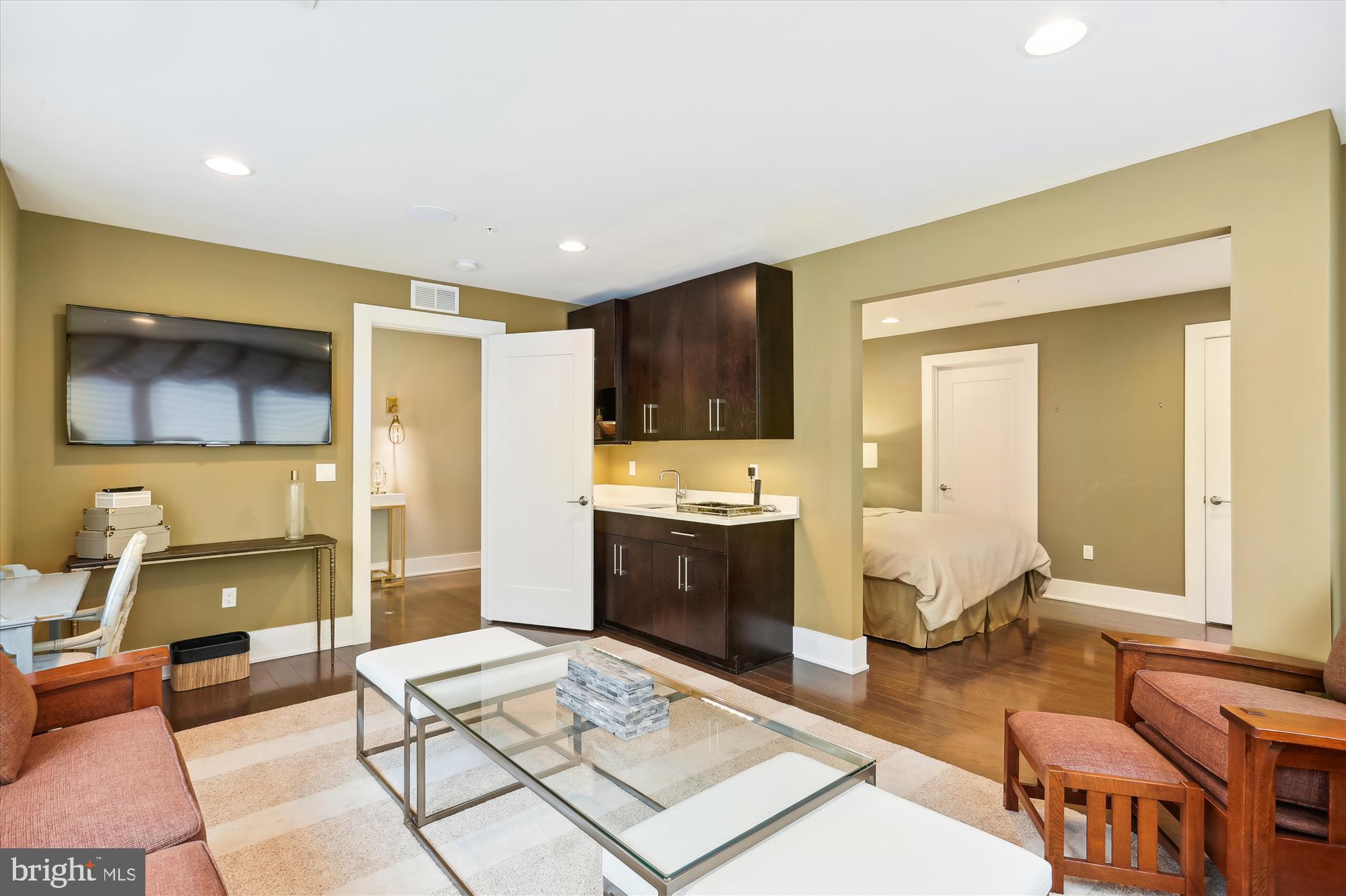 GROSVENOR HEIGHTS - Residential