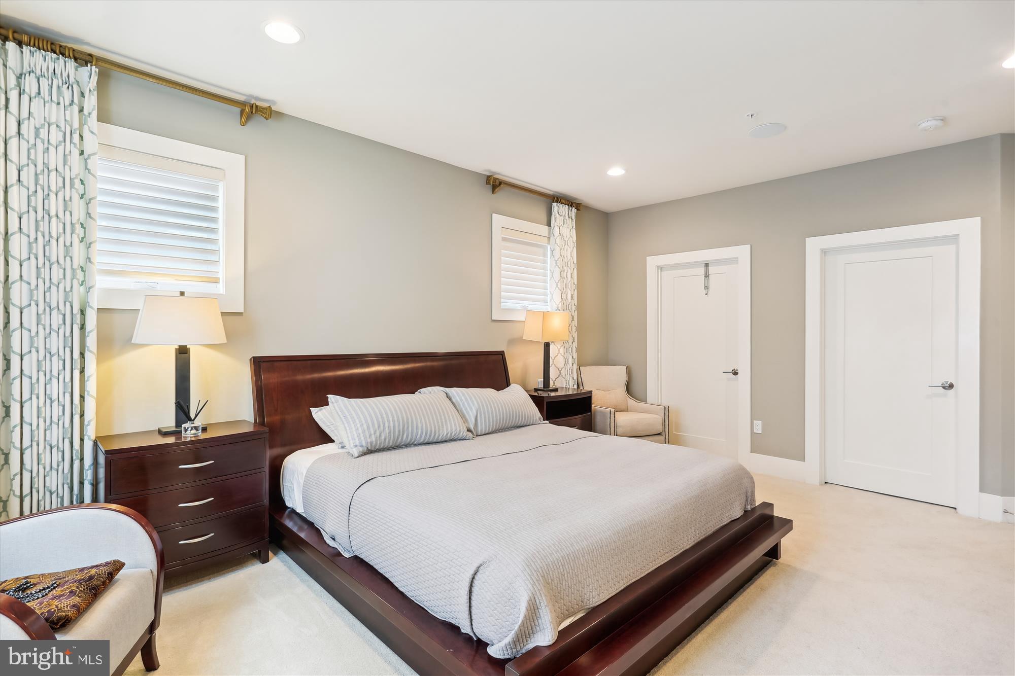 GROSVENOR HEIGHTS - Residential