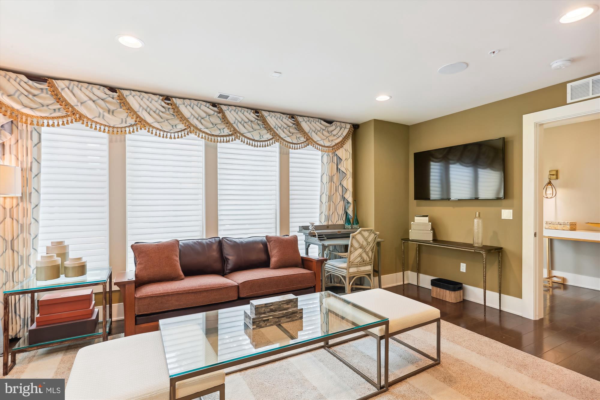 GROSVENOR HEIGHTS - Residential