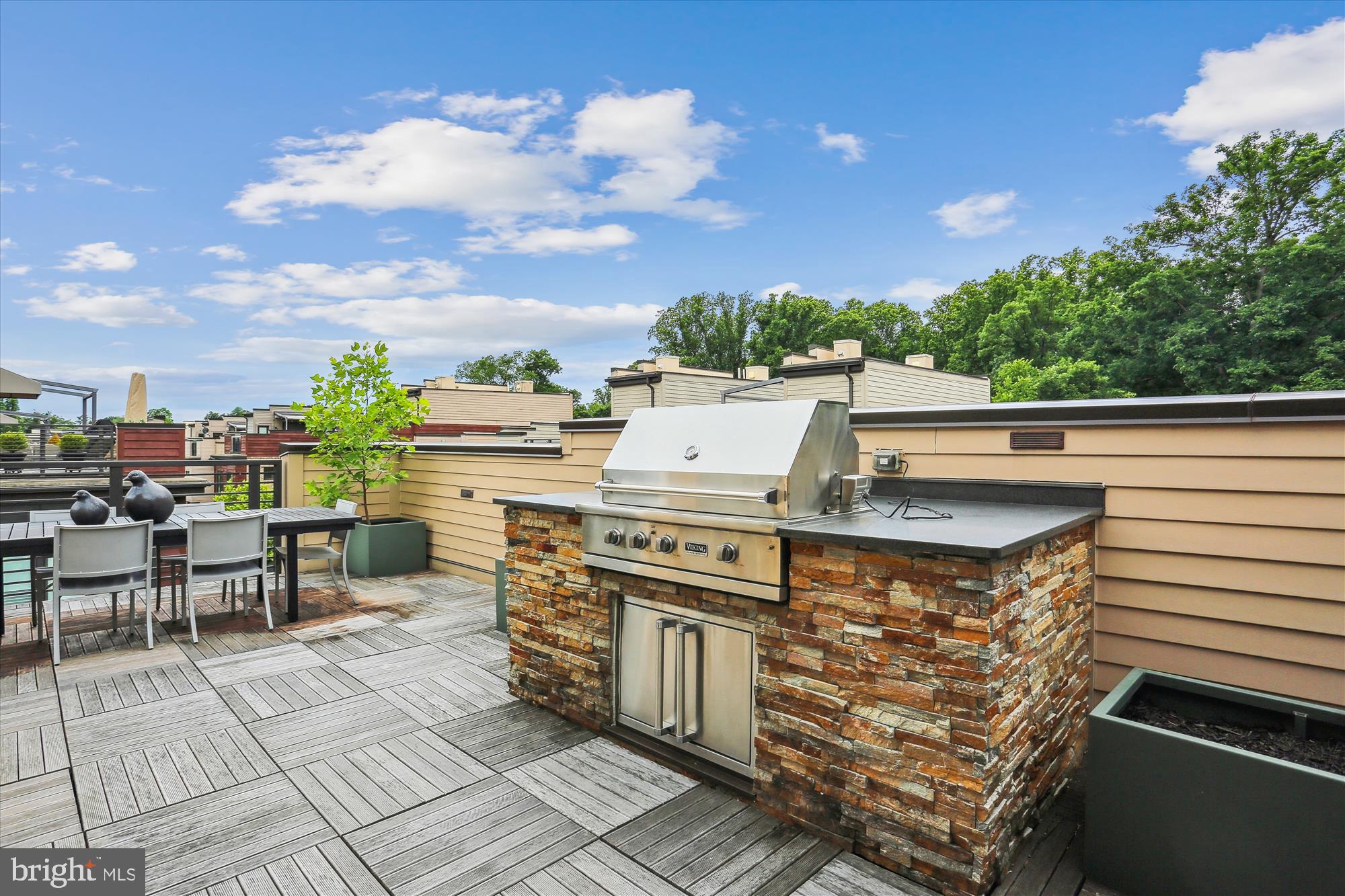 GROSVENOR HEIGHTS - Residential