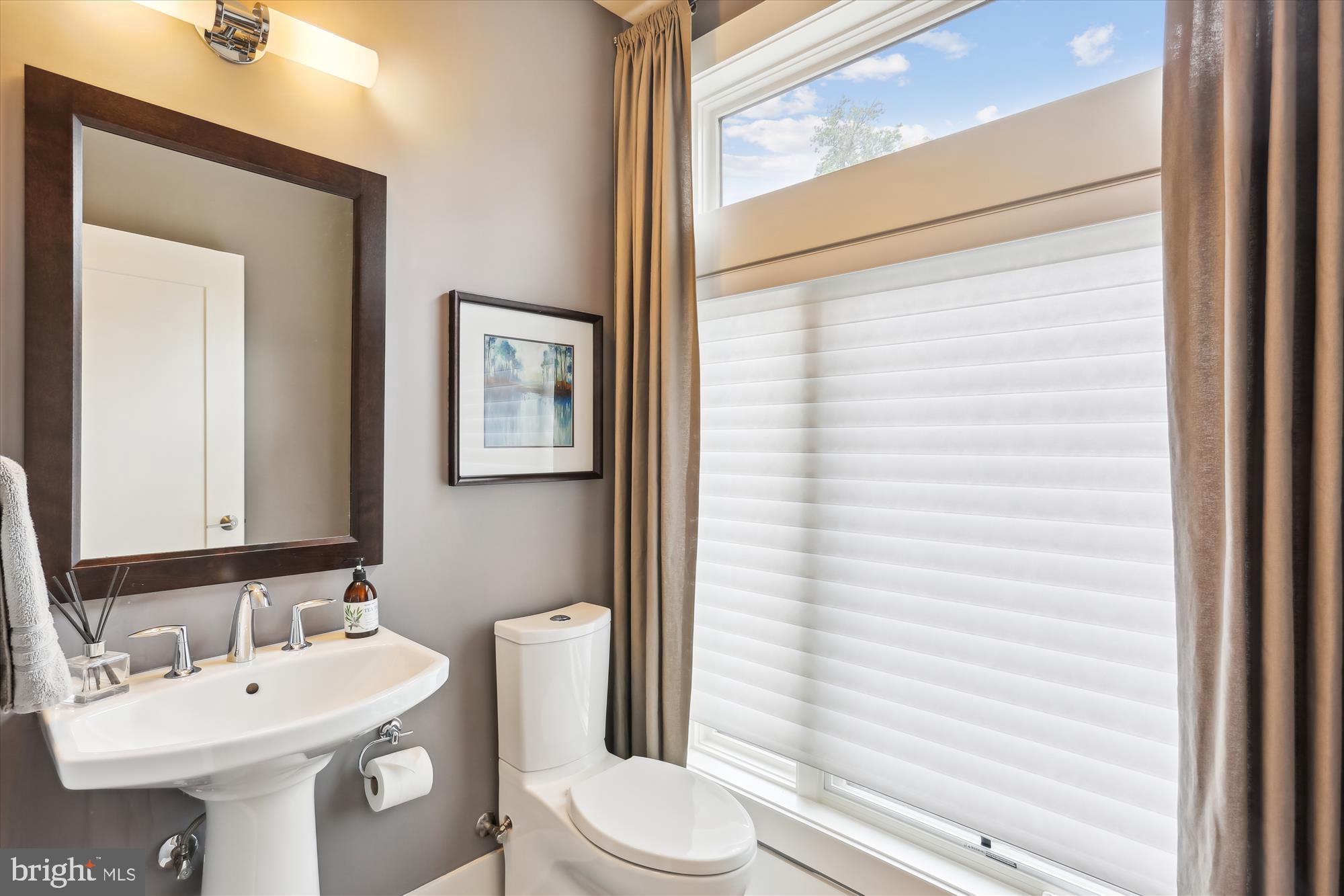 GROSVENOR HEIGHTS - Residential