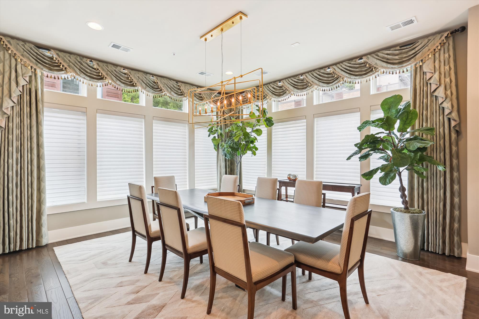 GROSVENOR HEIGHTS - Residential