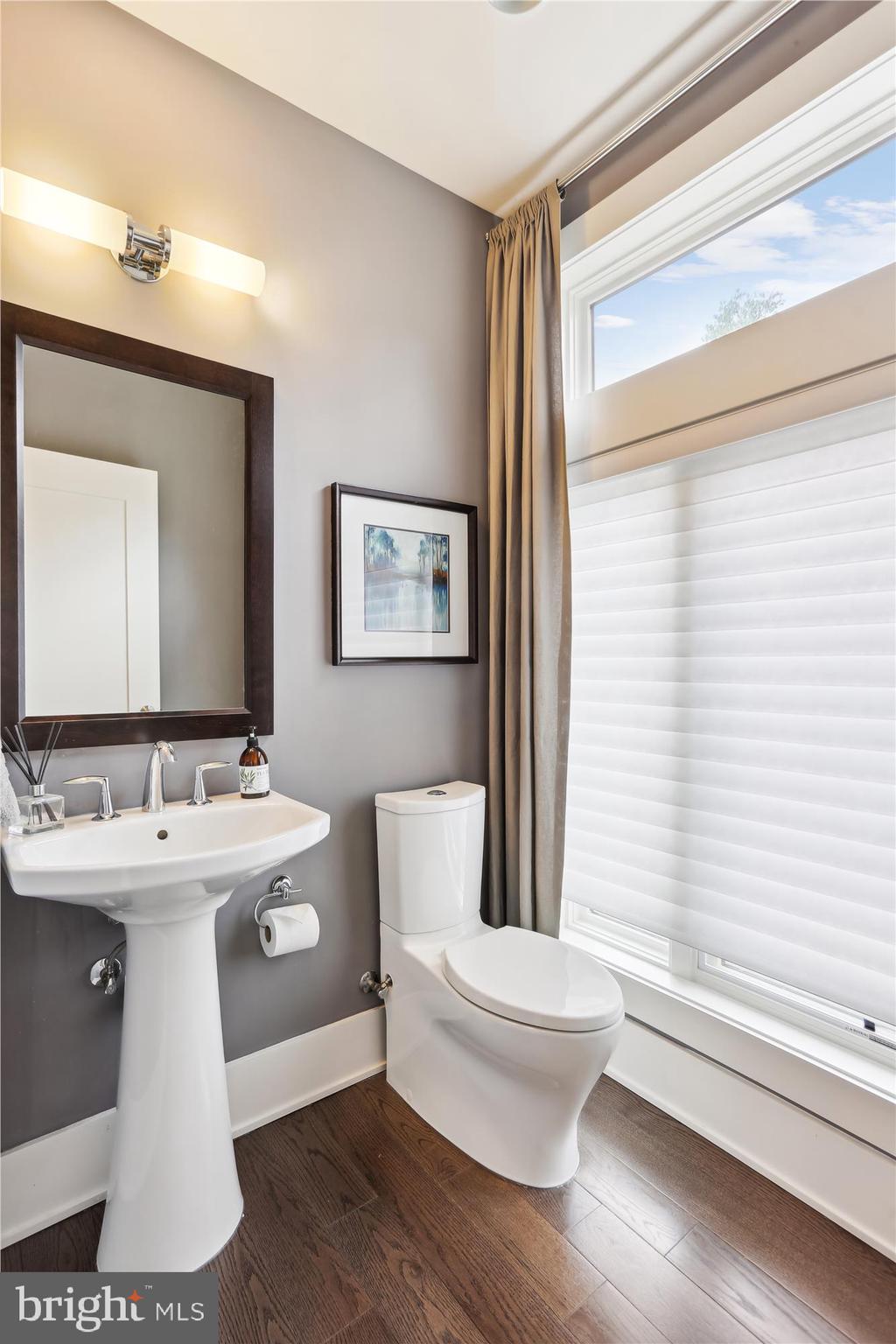 GROSVENOR HEIGHTS - Residential