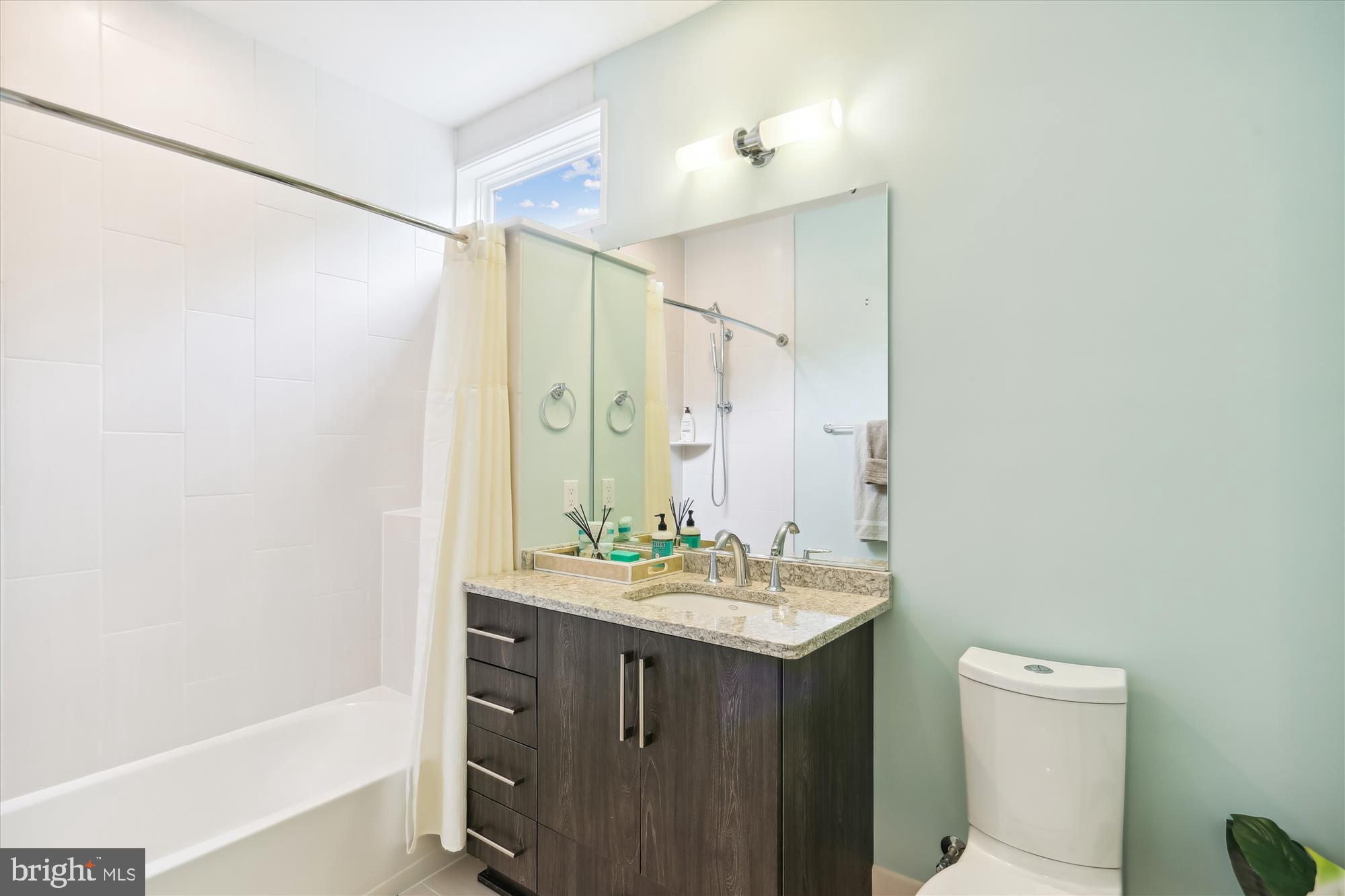 GROSVENOR HEIGHTS - Residential