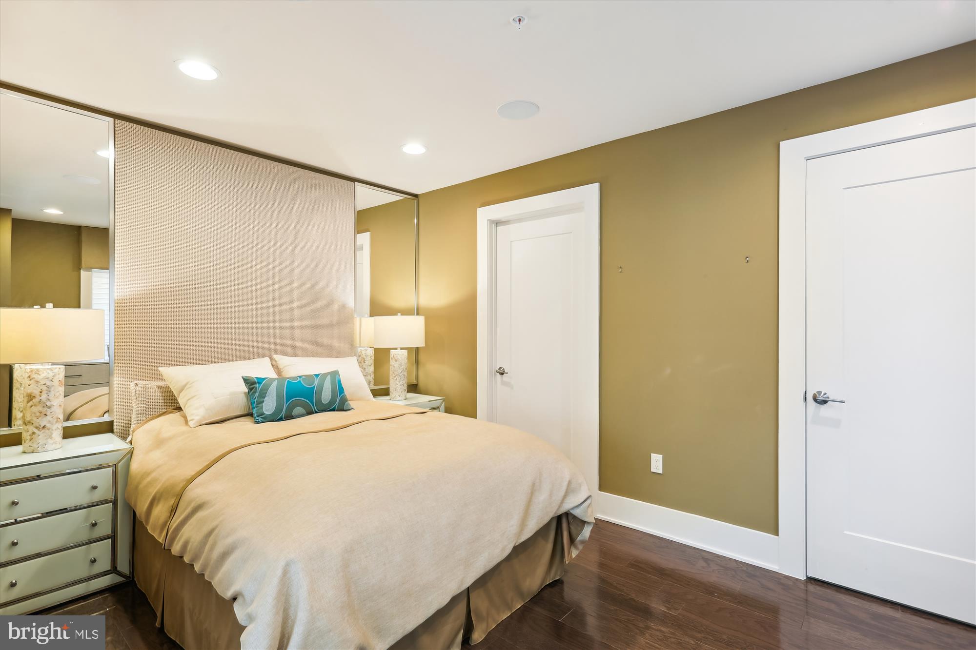 GROSVENOR HEIGHTS - Residential