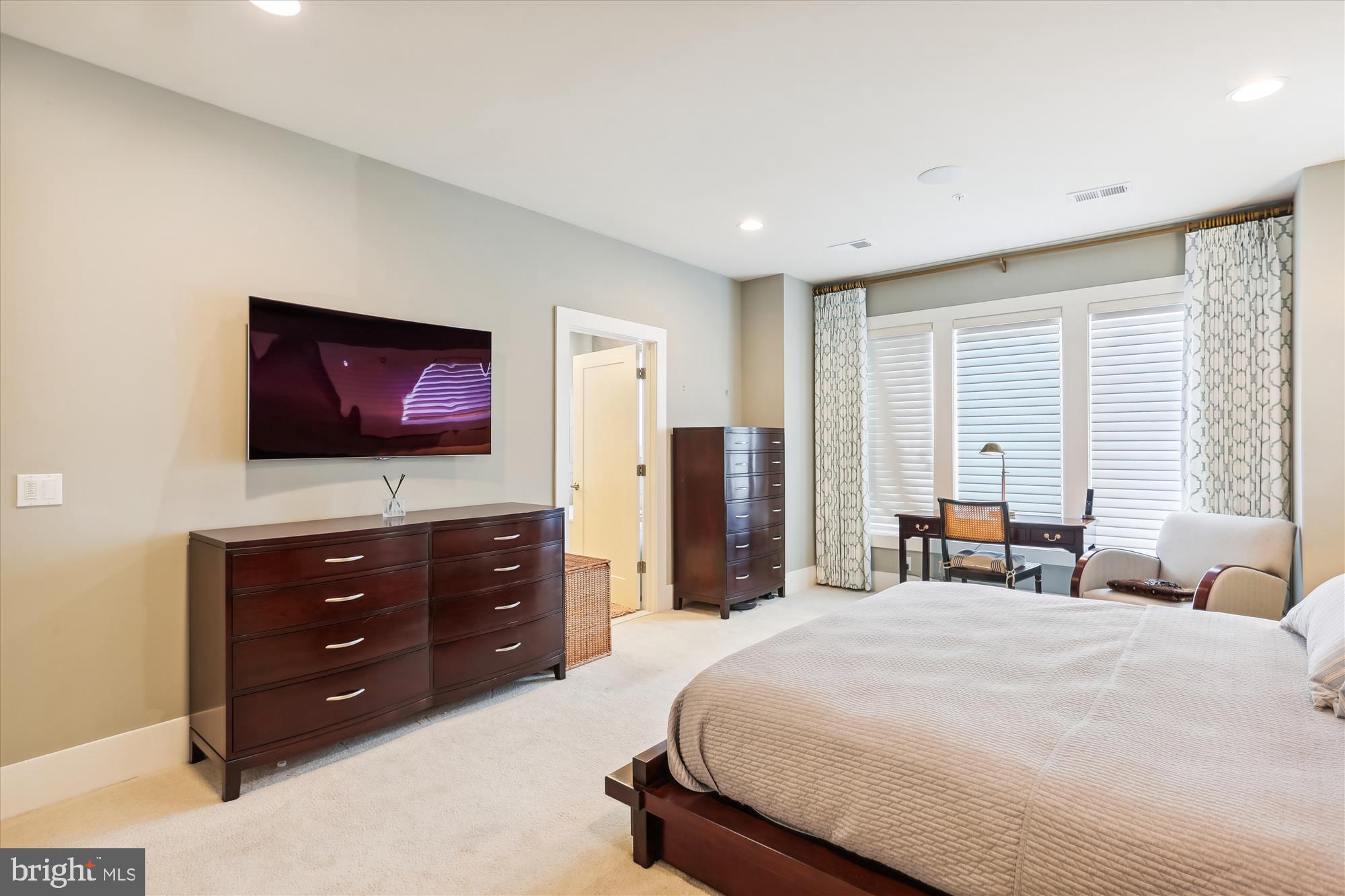 GROSVENOR HEIGHTS - Residential