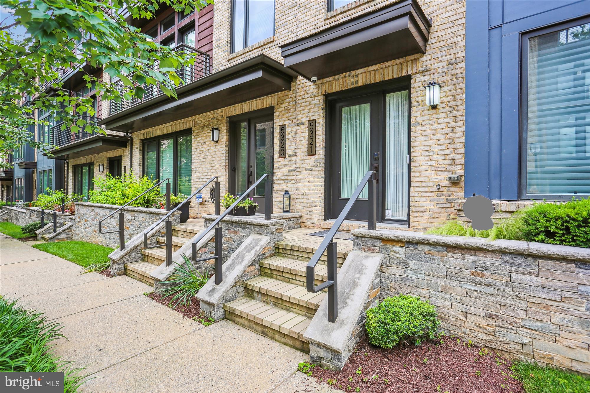 GROSVENOR HEIGHTS - Residential