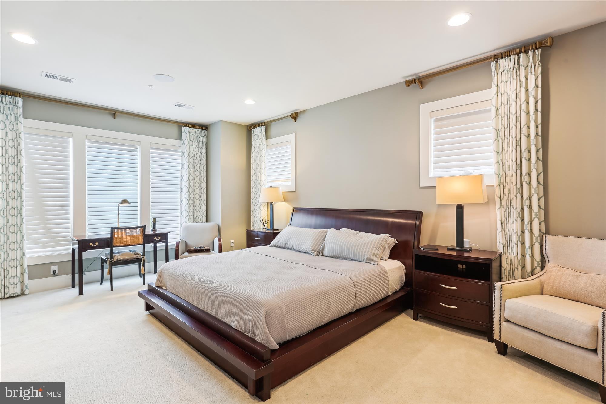 GROSVENOR HEIGHTS - Residential