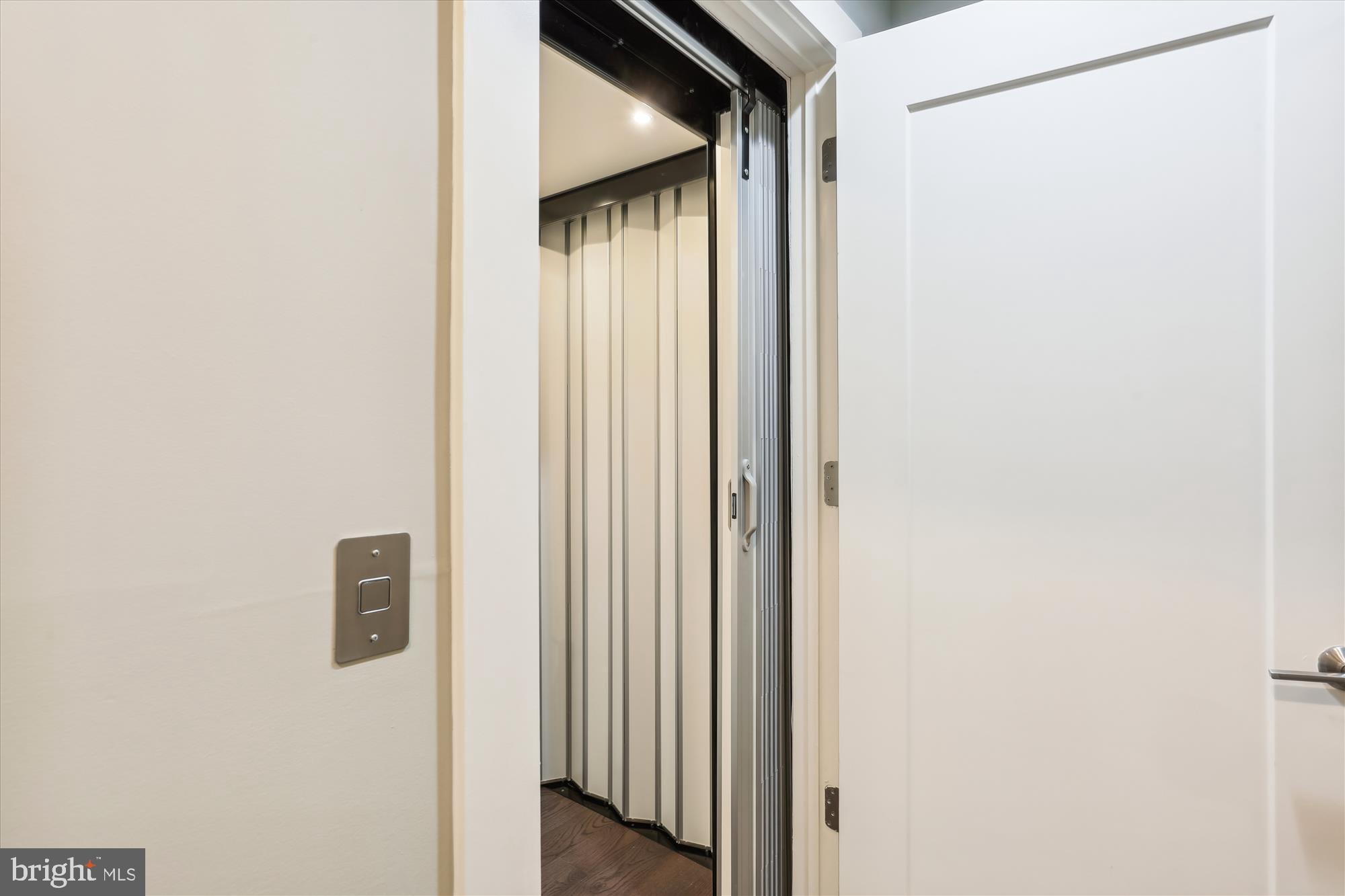 GROSVENOR HEIGHTS - Residential