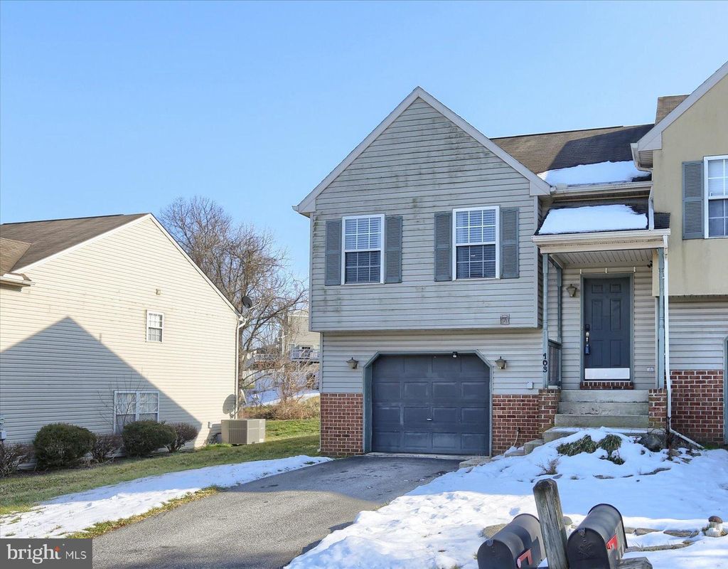 Photo of 103 Elmshire Drive, Lancaster, PA 17603 (MLS # PALA2047382)