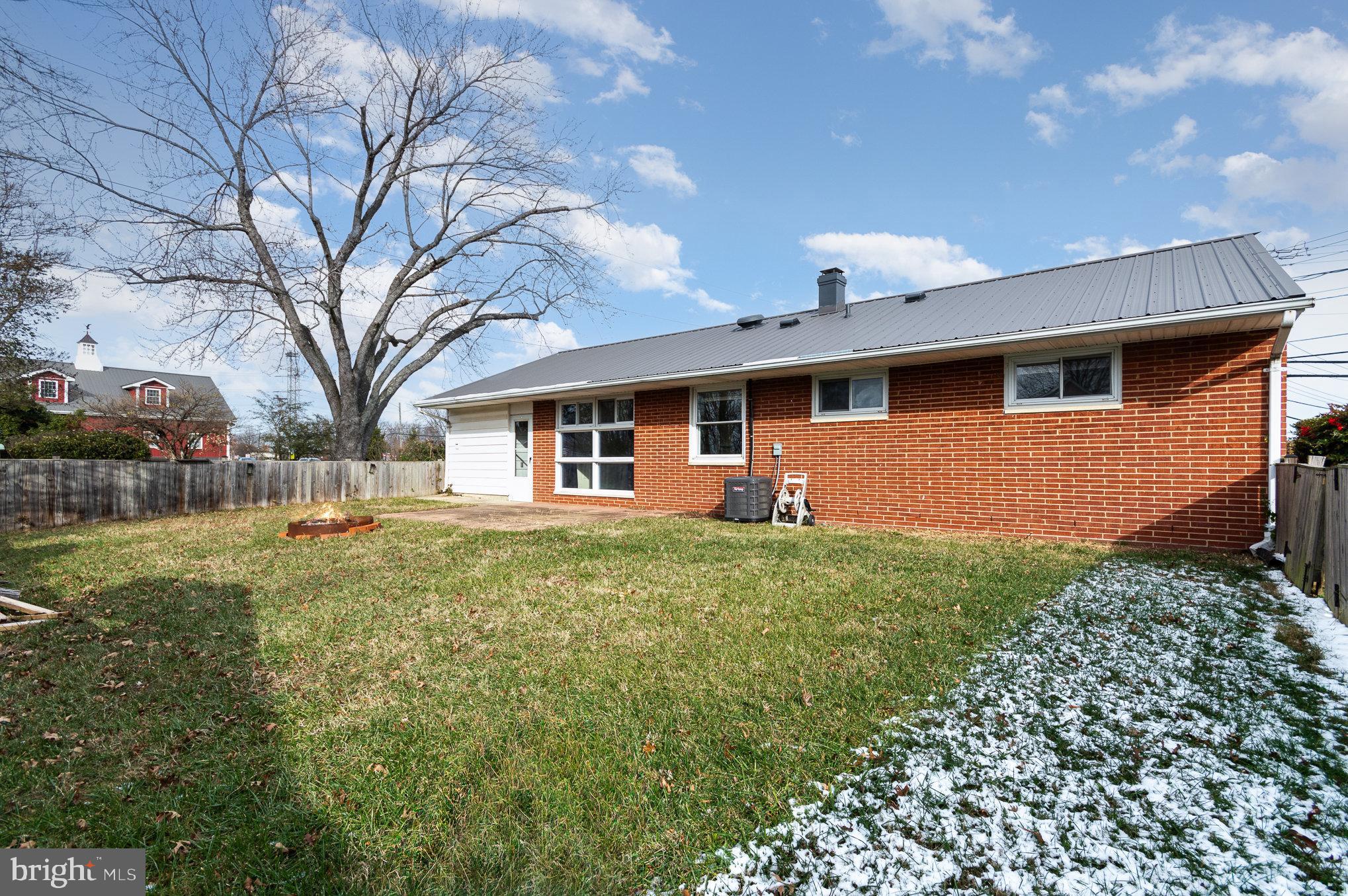 ROSE HILL FARMS - Residential Lease