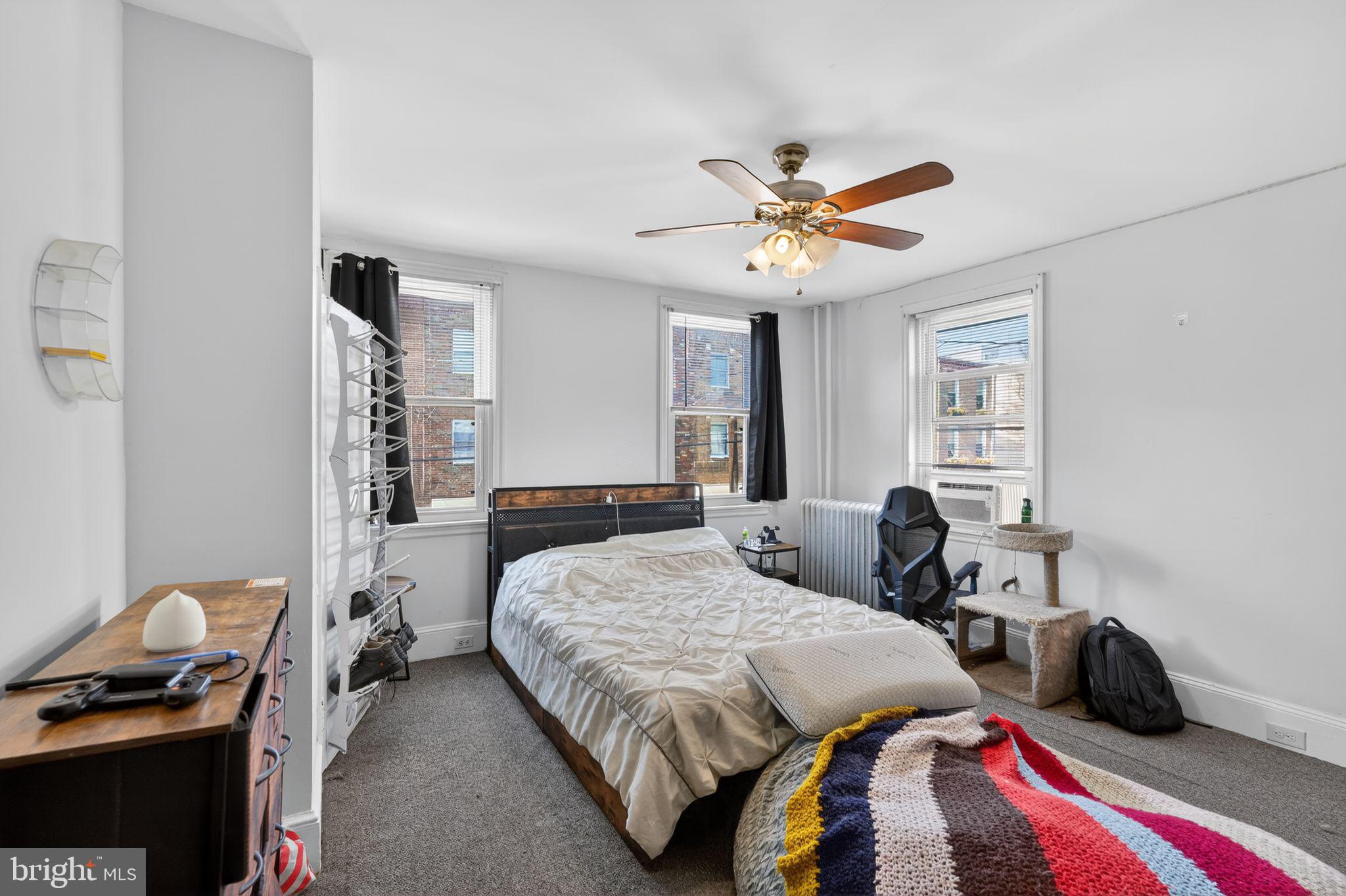 PASSYUNK SQUARE - Commercial Sale