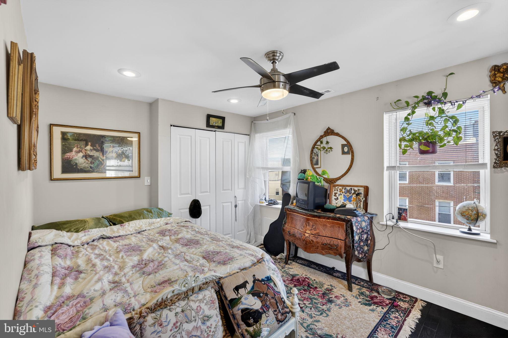 PASSYUNK SQUARE - Commercial Sale