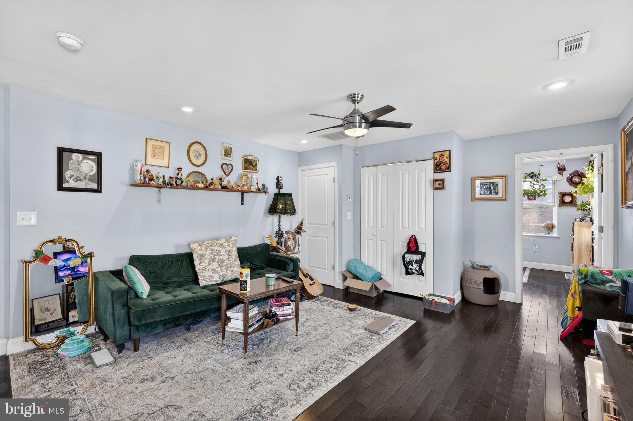 PASSYUNK SQUARE - Commercial Sale