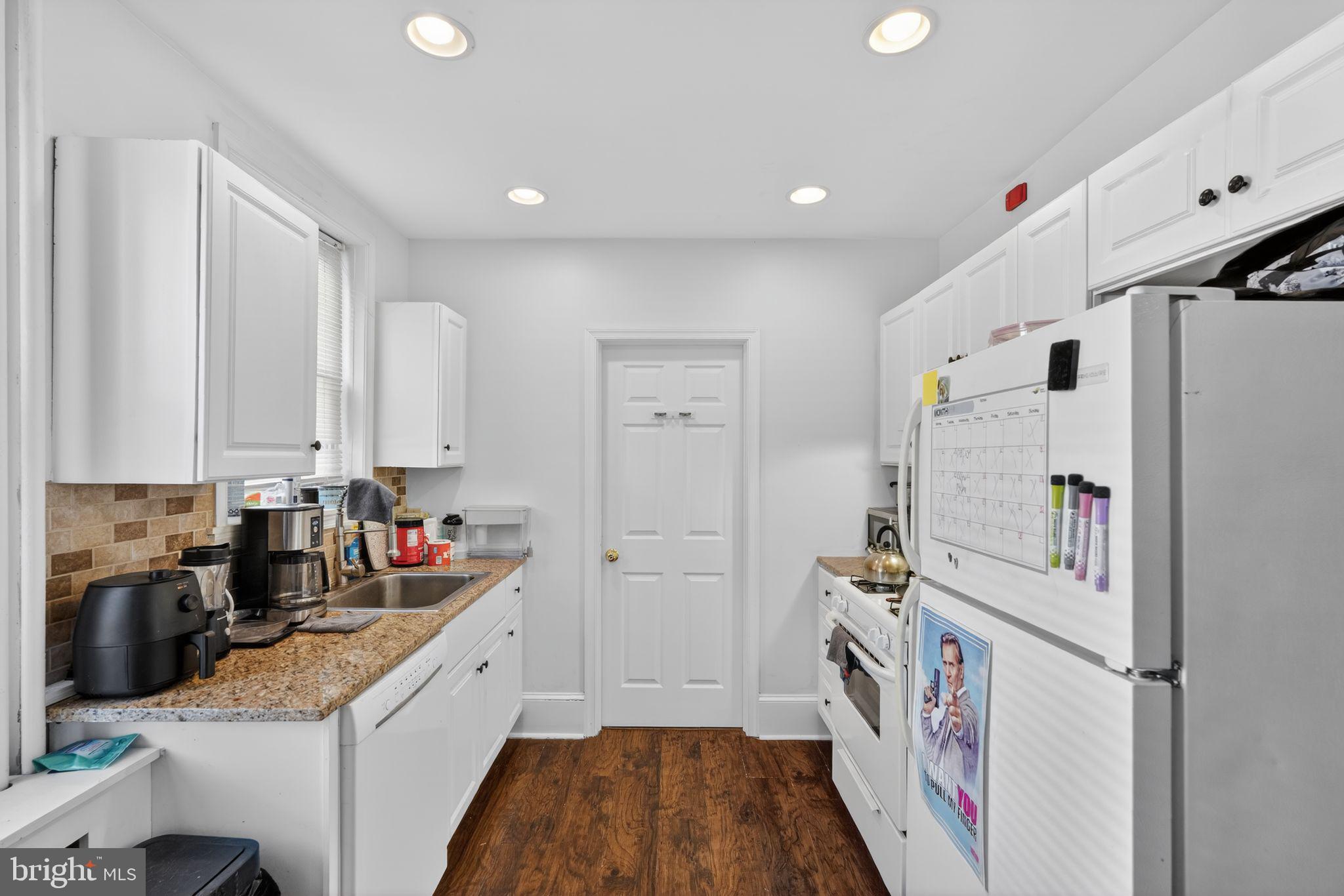 PASSYUNK SQUARE - Commercial Sale