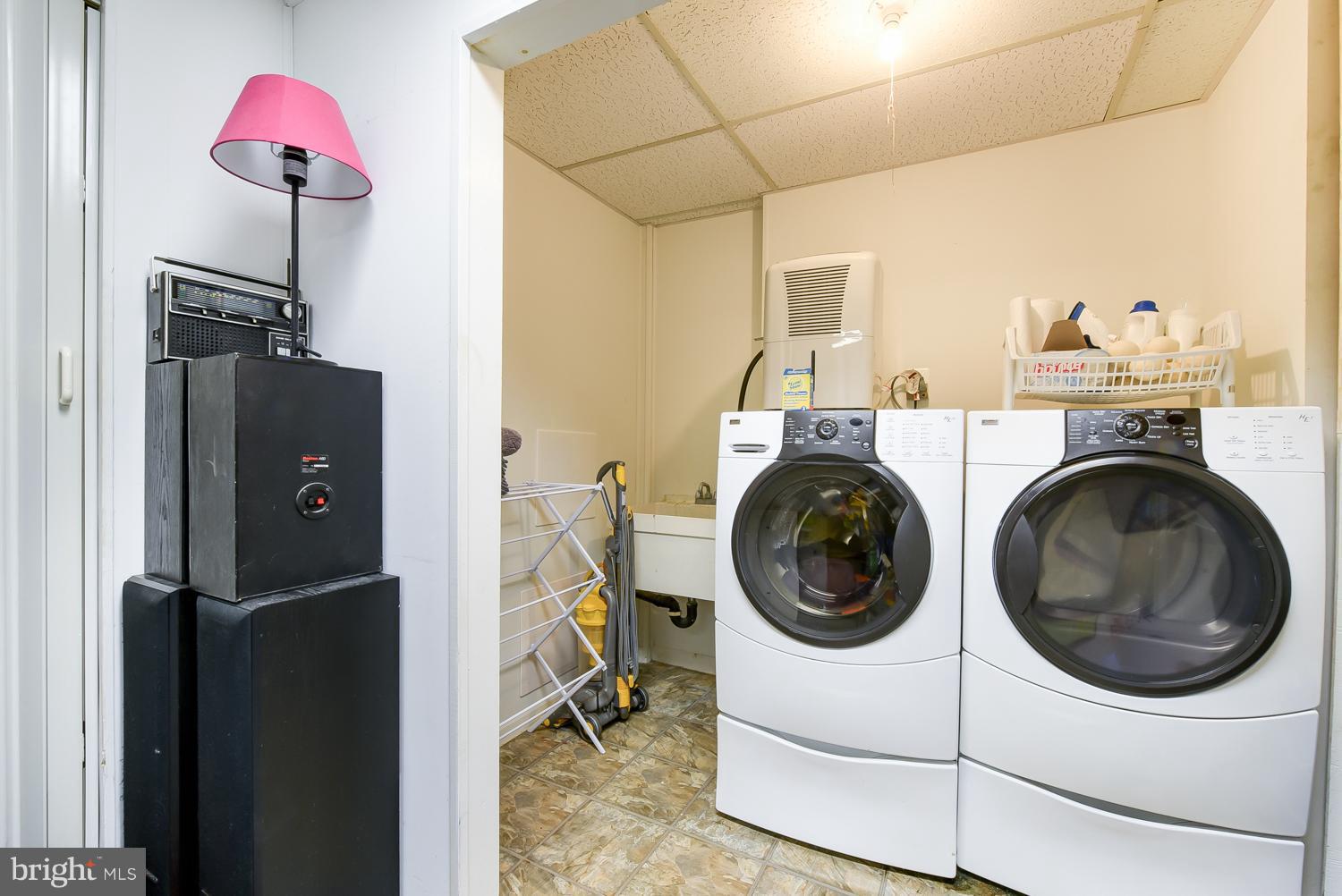 LINDEN SQUARE - Residential