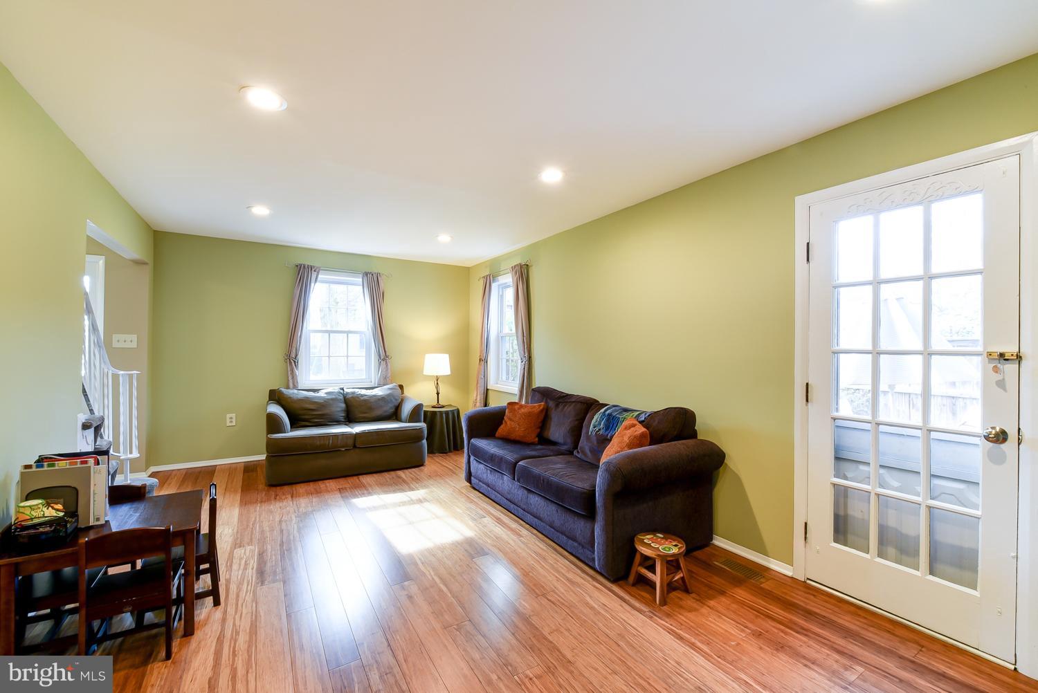 LINDEN SQUARE - Residential