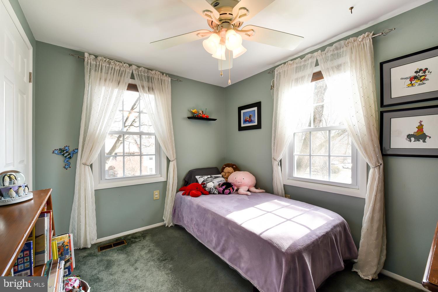 LINDEN SQUARE - Residential