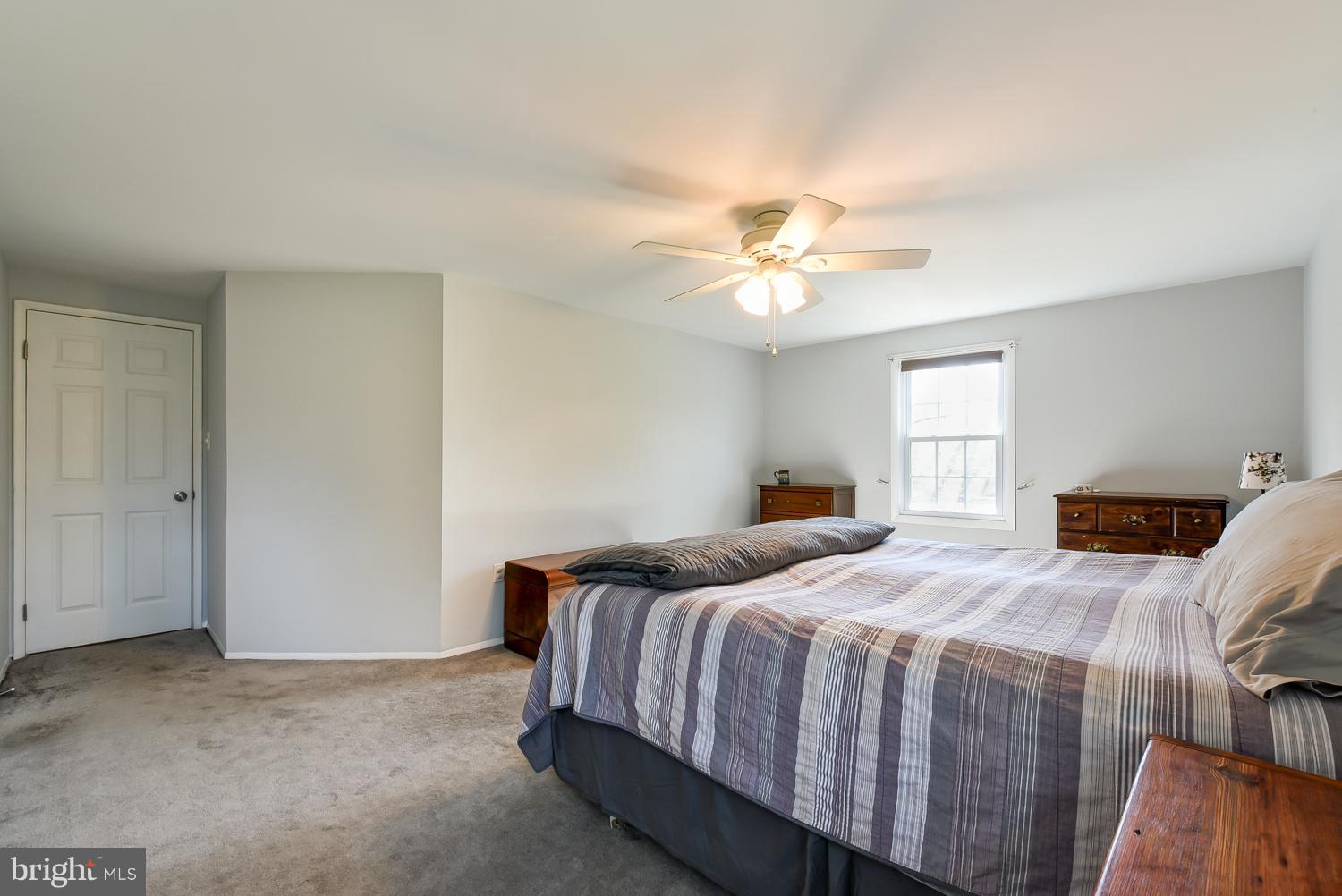 LINDEN SQUARE - Residential