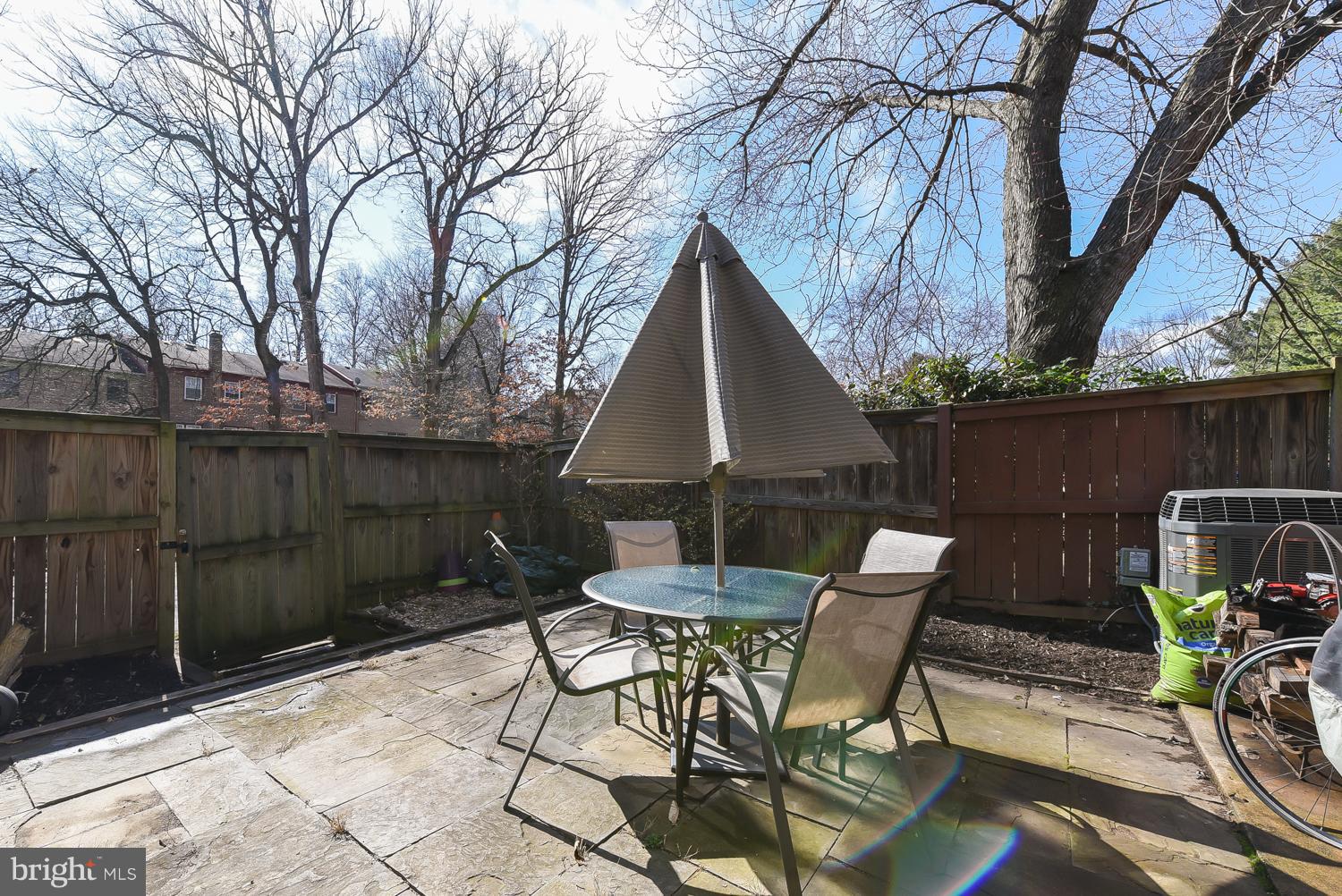 LINDEN SQUARE - Residential