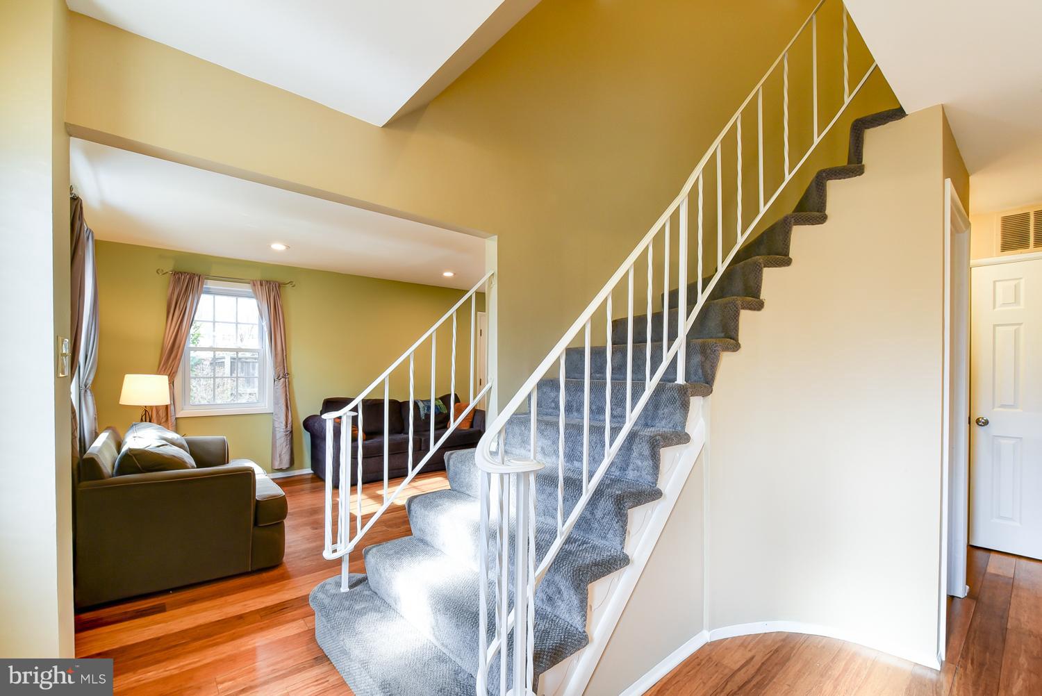 LINDEN SQUARE - Residential