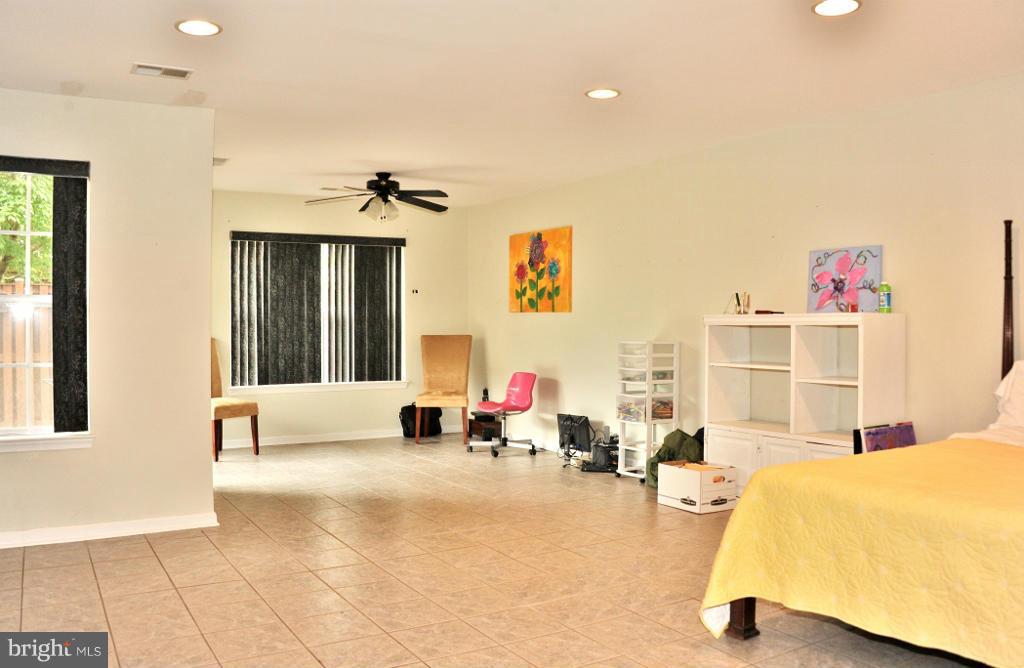 KINGSTOWNE - Residential Lease