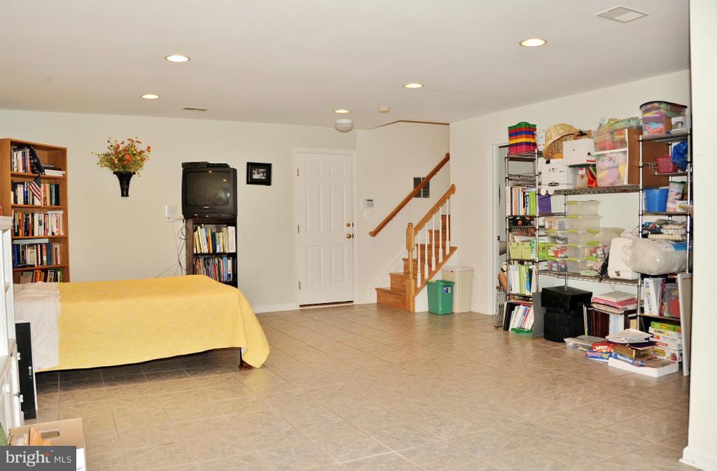 KINGSTOWNE - Residential Lease