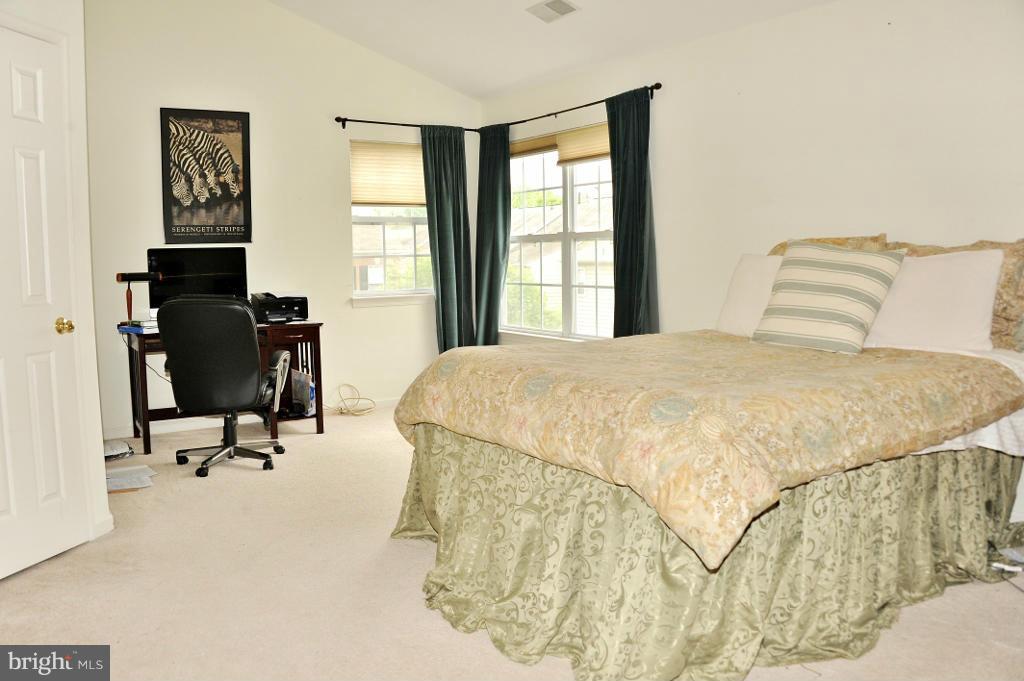 KINGSTOWNE - Residential Lease