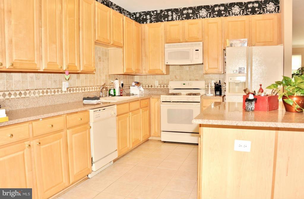 KINGSTOWNE - Residential Lease