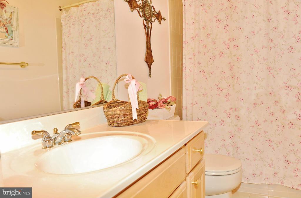 KINGSTOWNE - Residential Lease