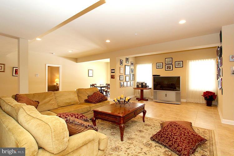 CABIN JOHN PARK - Residential Lease