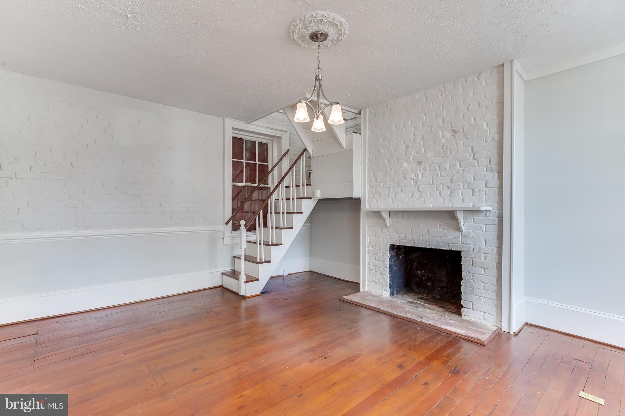 DOWNTOWN FREDERICKSBURG - Residential Lease