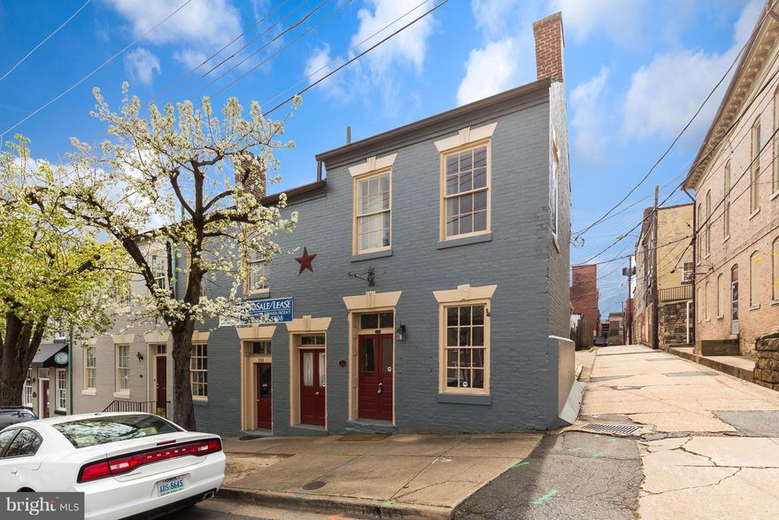 STUNNING CONVERSION OF COMMERCIAL TO RESIDENTIAL IN THE HEART OF DOWNTOWN FREDERICKSBURG. PROPERTY CONSISTS OF 210 & 212 GEORGE ST. HISTORIC CHARM THROUGHOUT WITH THE COMFORT OF ALL MODERN MECHANICALS. BEAUTIFUL KTICHEN WITH LARGE ISLAND PERFECT FOR ENTERTAINING. HUGE MASTER BEDROOM AND BATH W/WALK-IN CLOSET THAT HAS WASHER/DRYER. WALKING DISTANCE TO EVERYTHING DOWNTOWN HAS TO OFFER.