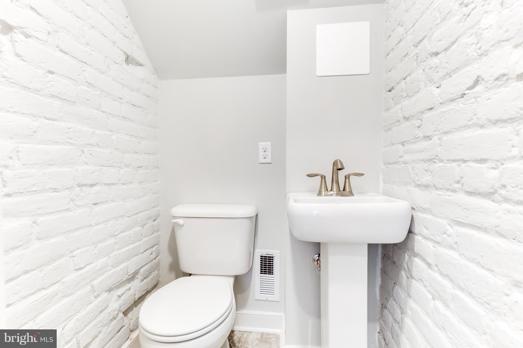 DOWNTOWN FREDERICKSBURG - Residential Lease