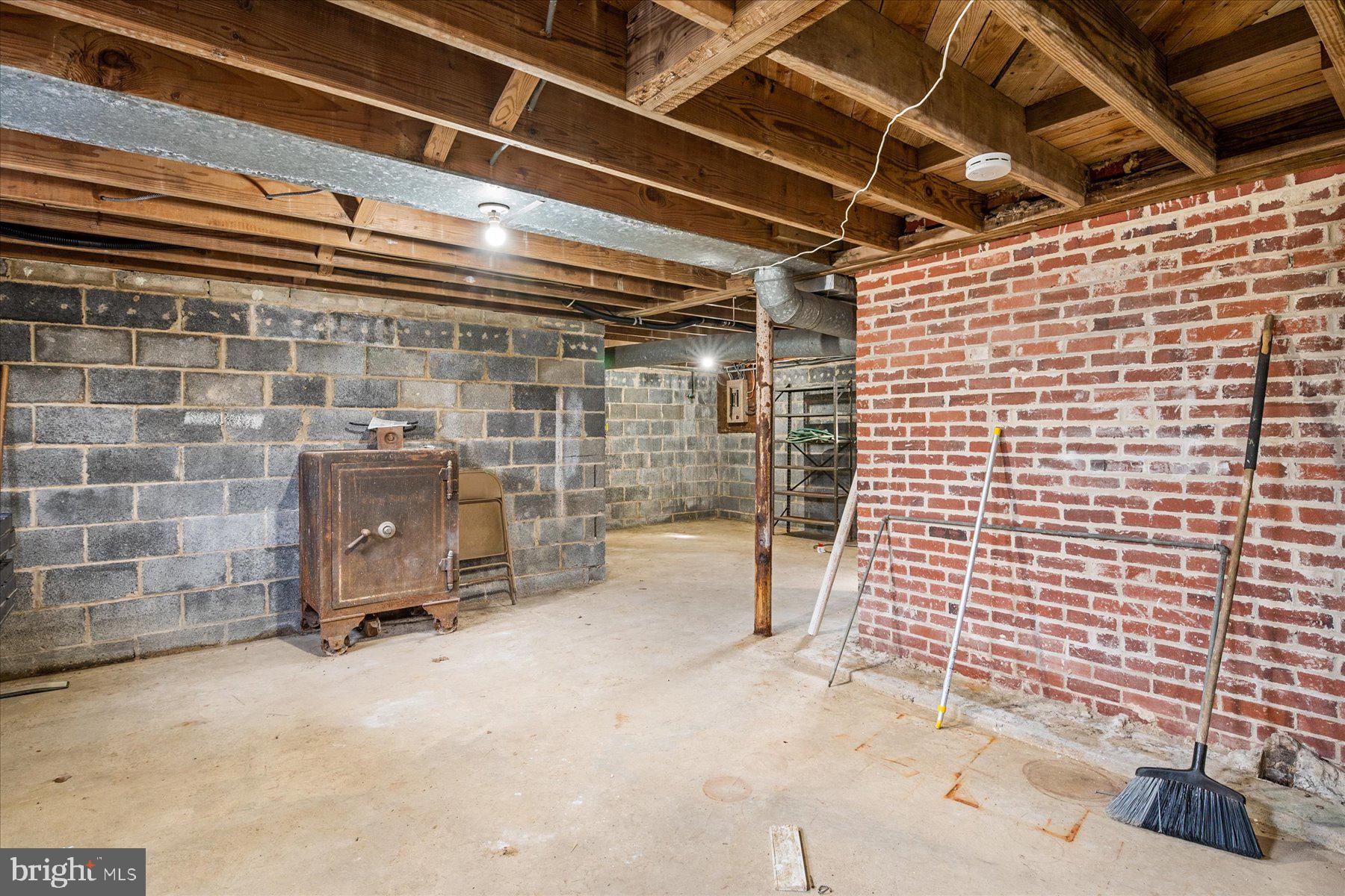 CENTREVILLE HEIGHTS - Residential